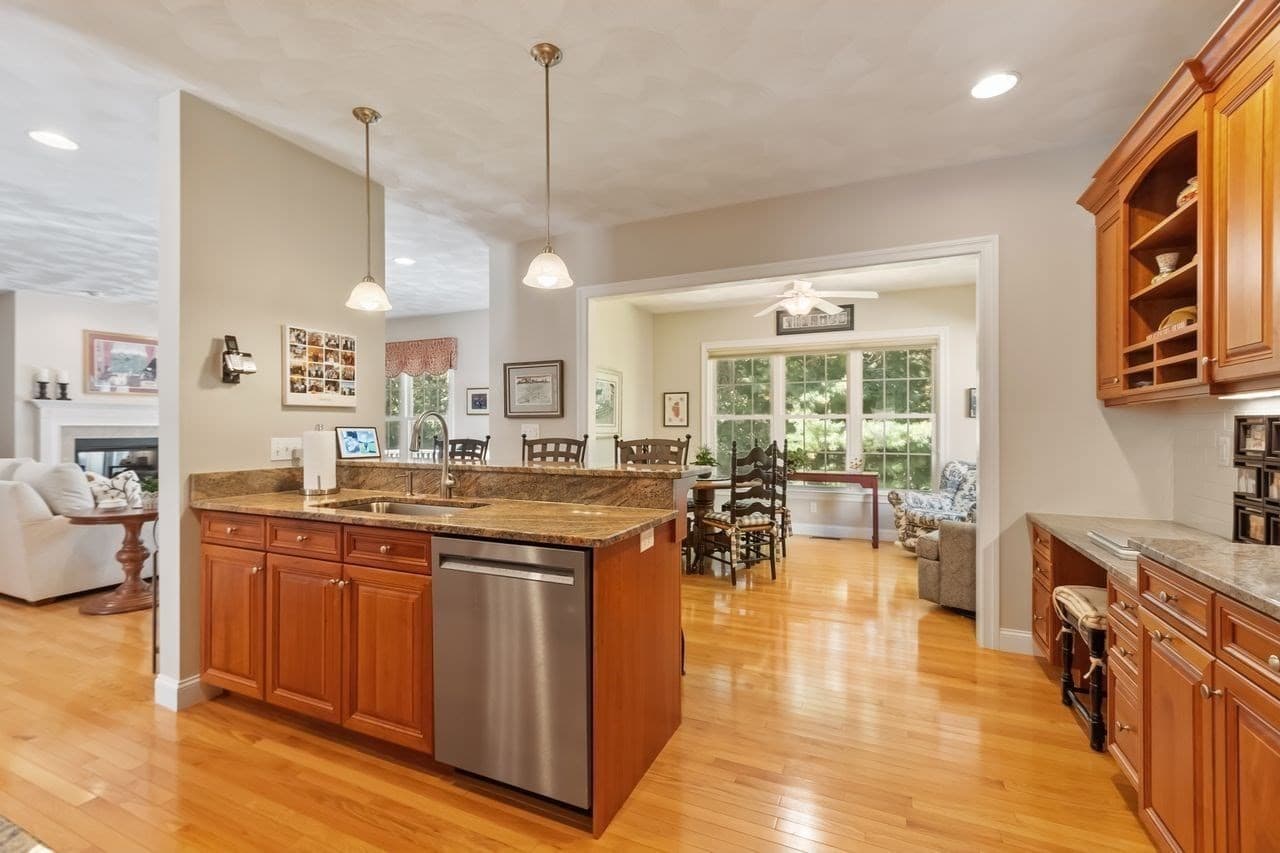 Condominium at 175 Cortland Drive # 175, North Andover MA 01845, North Andover, photo 3 of 35