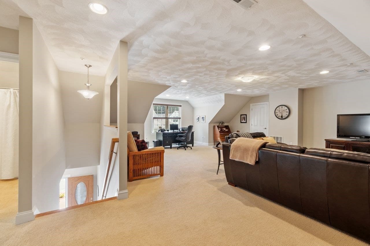 Condominium at 175 Cortland Drive # 175, North Andover MA 01845, North Andover, photo 24 of 35
