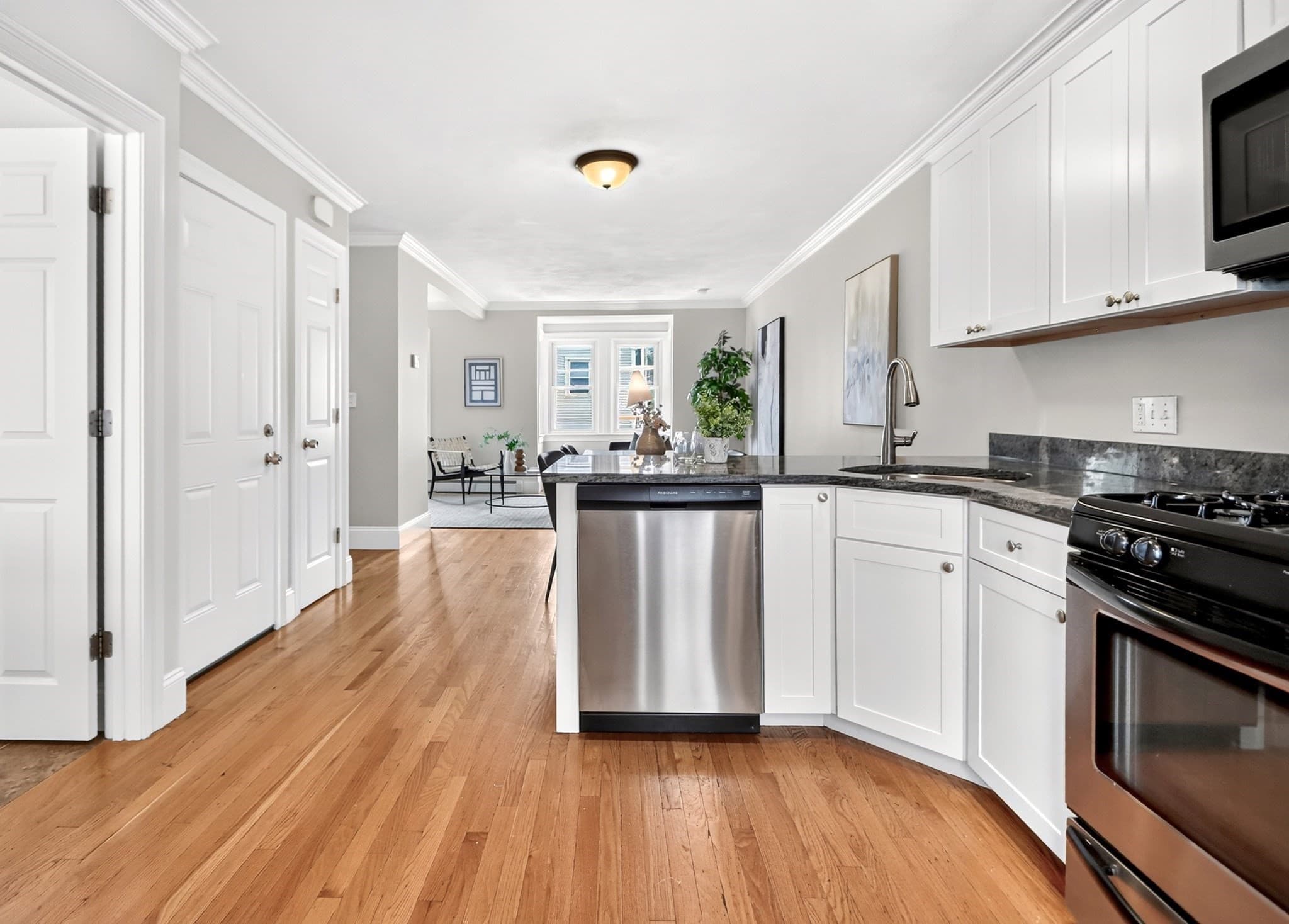 Condominium at 139 W 6th St # 2, Boston MA 02127, Boston, photo 11 of 33