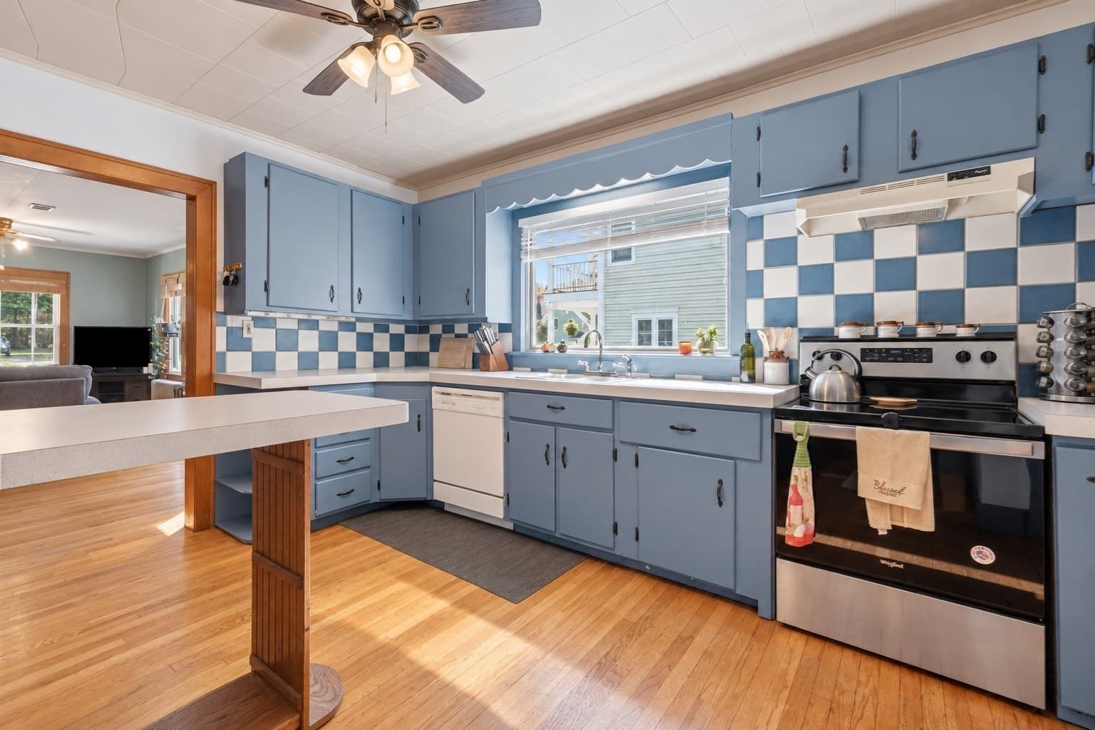 Single Family Residence at 575 Main St, Wilbraham MA 01095, Wilbraham, photo 10 of 41