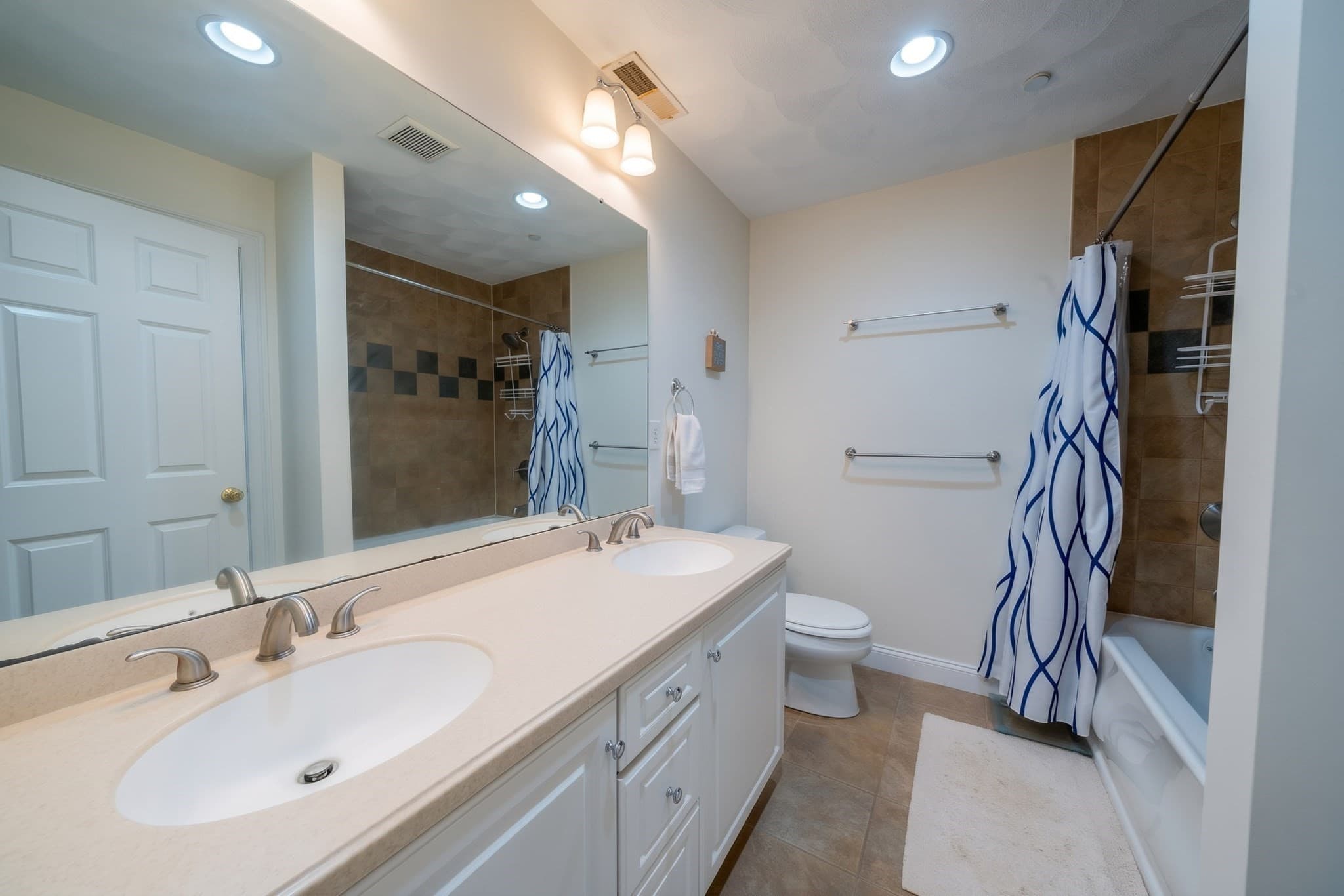 Condominium at 10 Cunningham Ln # 104, Billerica MA 01821, Billerica, photo 15 of 27