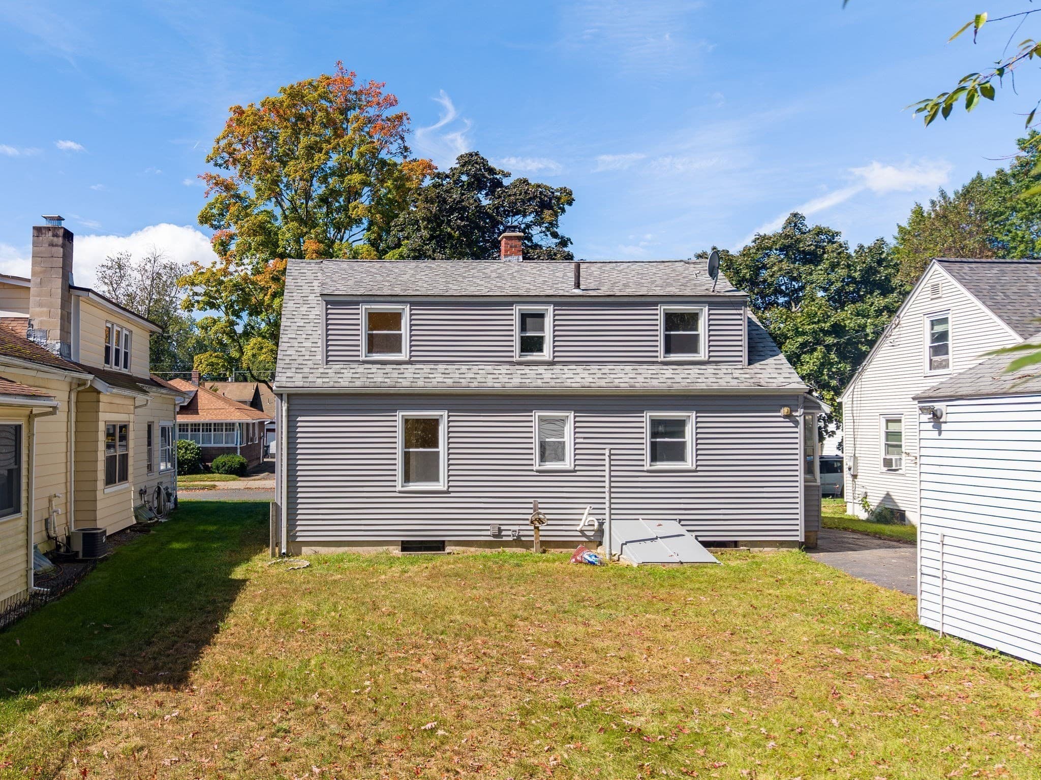 Single Family Residence at 23 Schley St, Springfield MA 01109, Springfield, photo 33 of 40