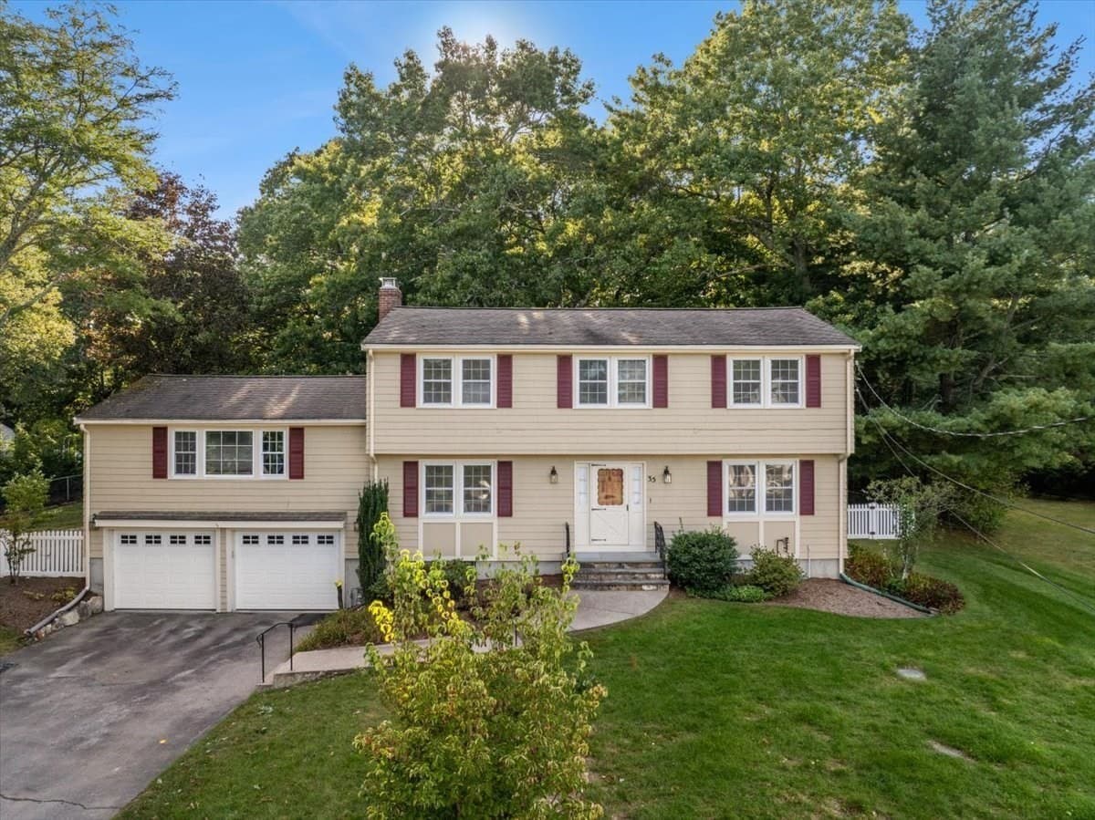 35 Bullard St, Walpole MA 02081
