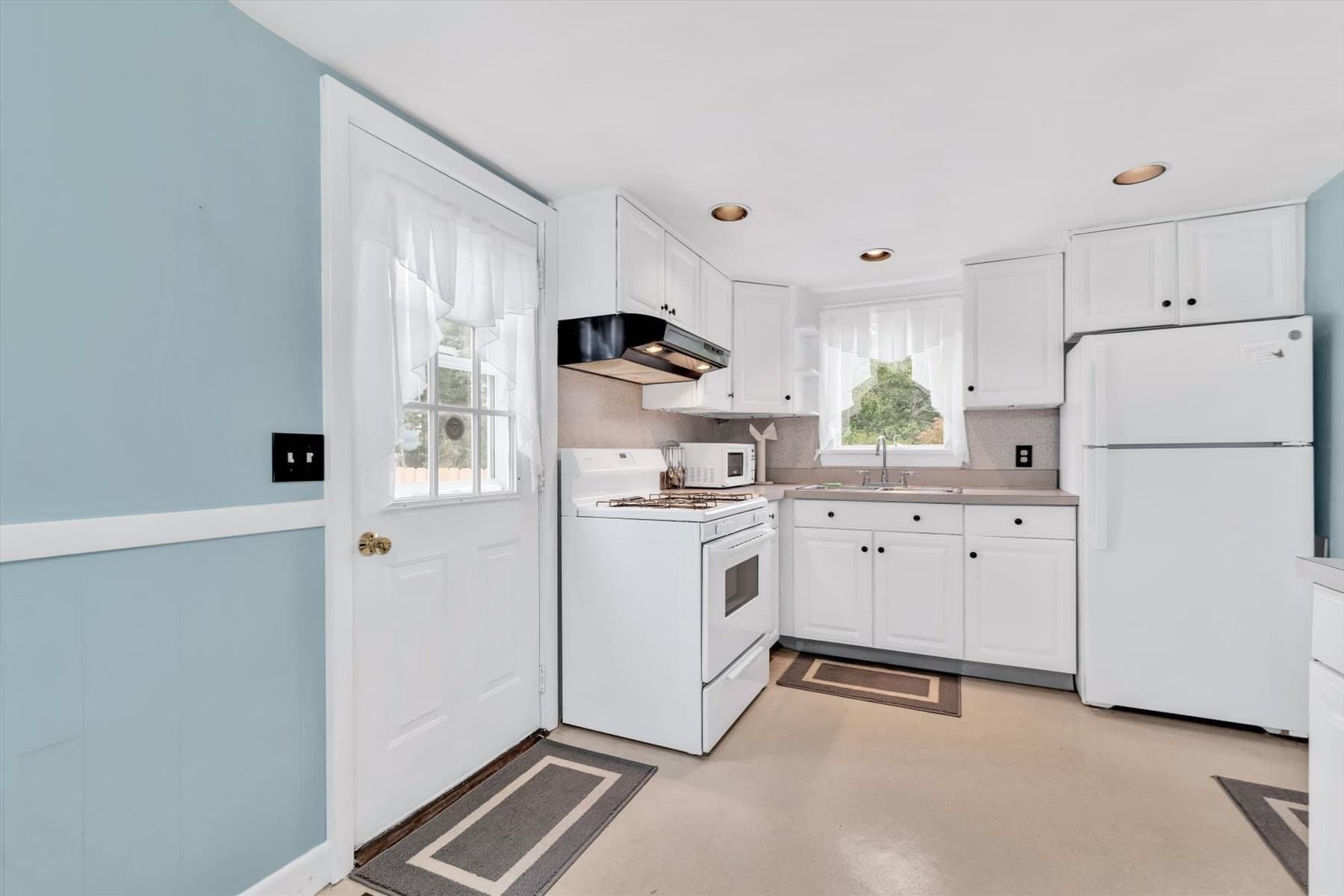 Single Family Residence at 7 Queens Bay Ln, Bourne MA 02532, Bourne, photo 6 of 42