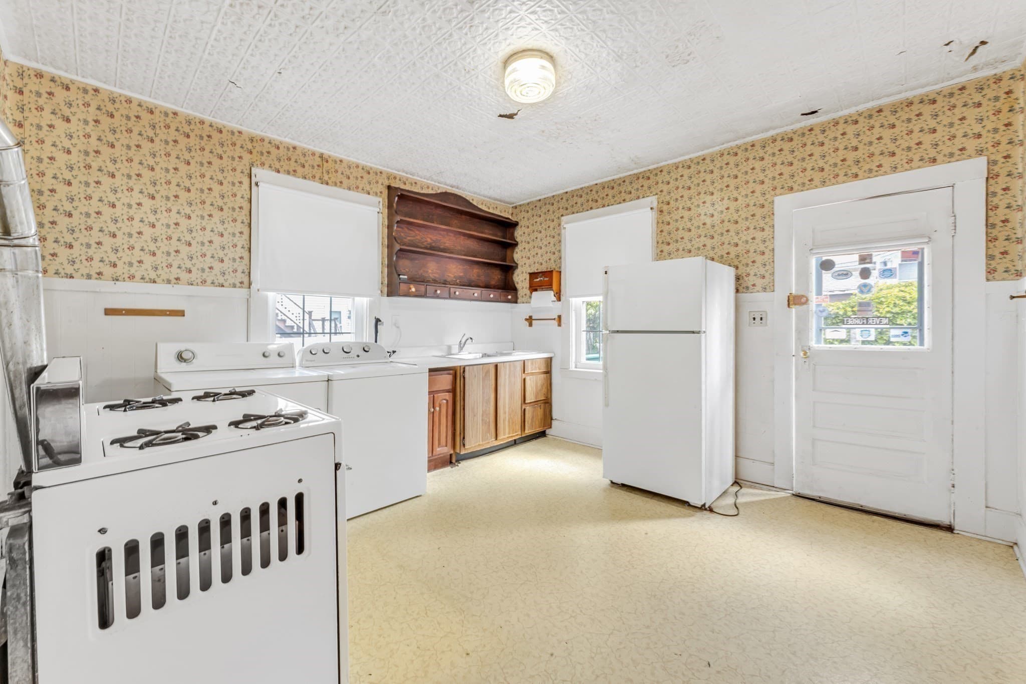 Single Family Residence at 22 Barry St, Boston MA 02136, Boston, photo 10 of 38
