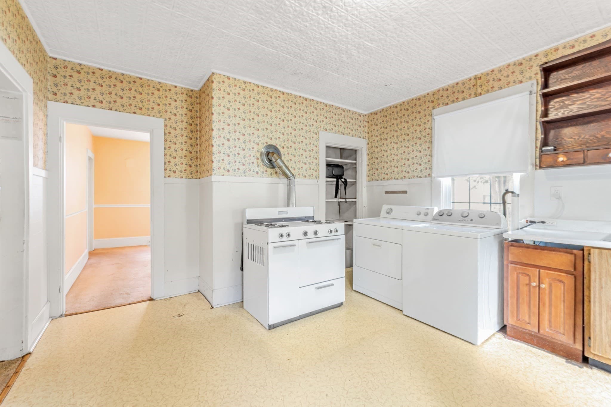Single Family Residence at 22 Barry St, Boston MA 02136, Boston, photo 11 of 38