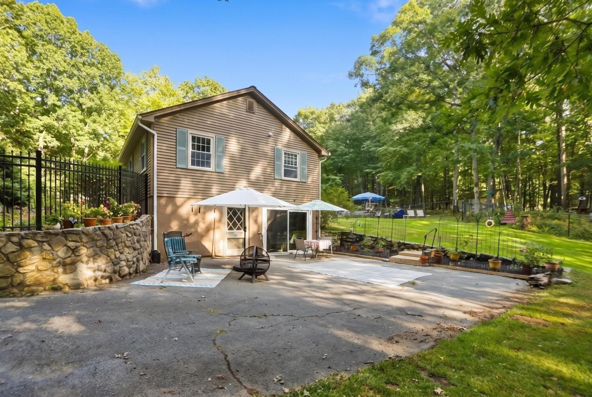 Single Family Residence at 17 Maple Street, Douglas MA 01516, Douglas, photo 6 of 42