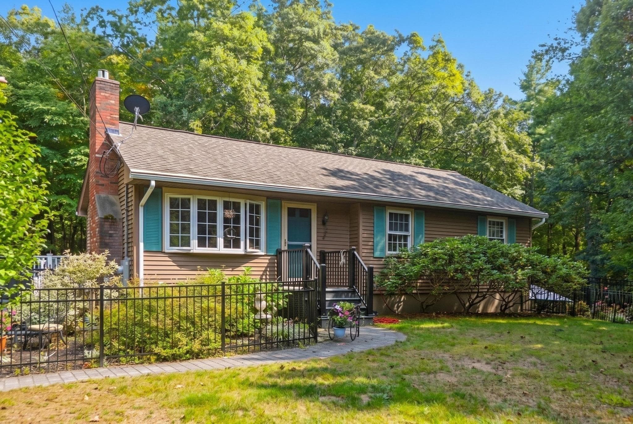 17 Maple Street, Douglas MA 01516