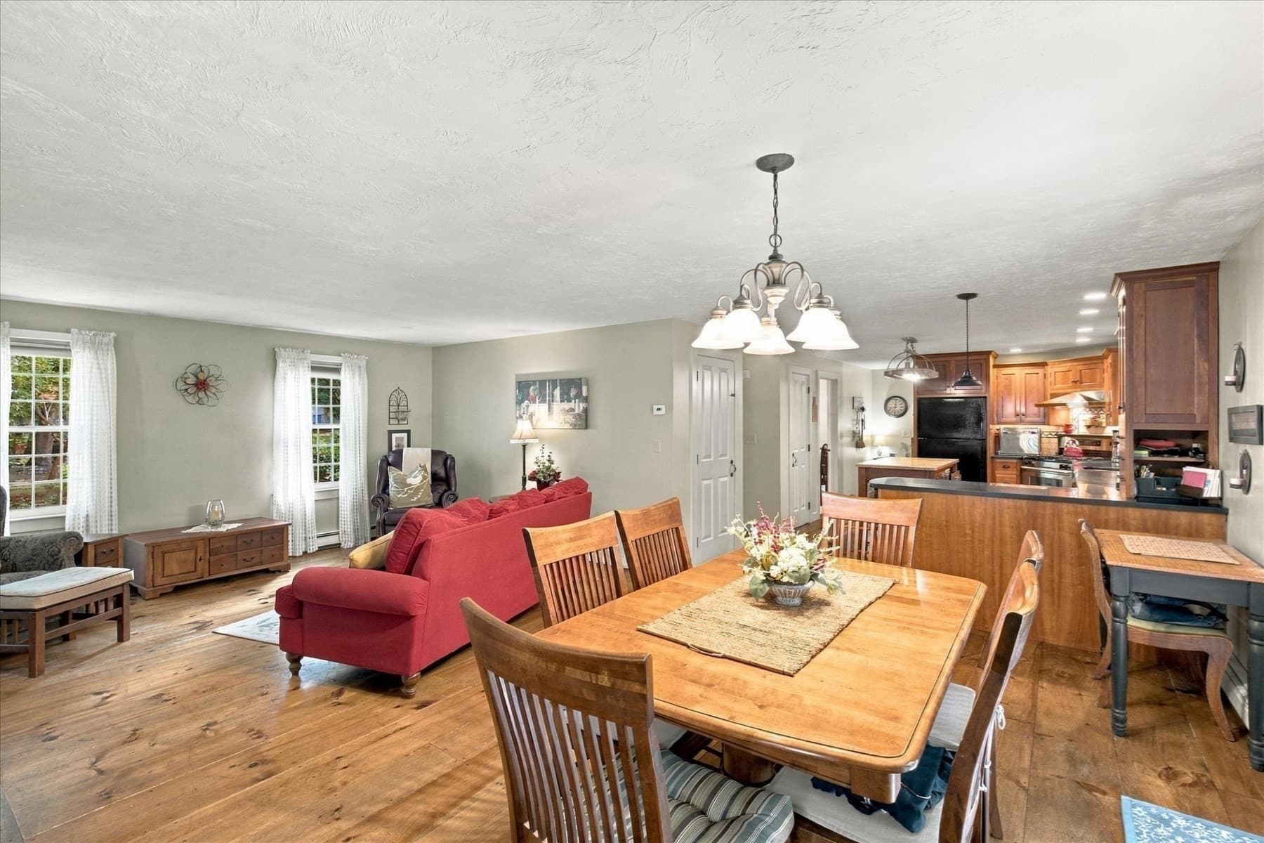 Single Family Residence at 7 Stony Brook Rd, Kingston MA 02364, Kingston, photo 9 of 42