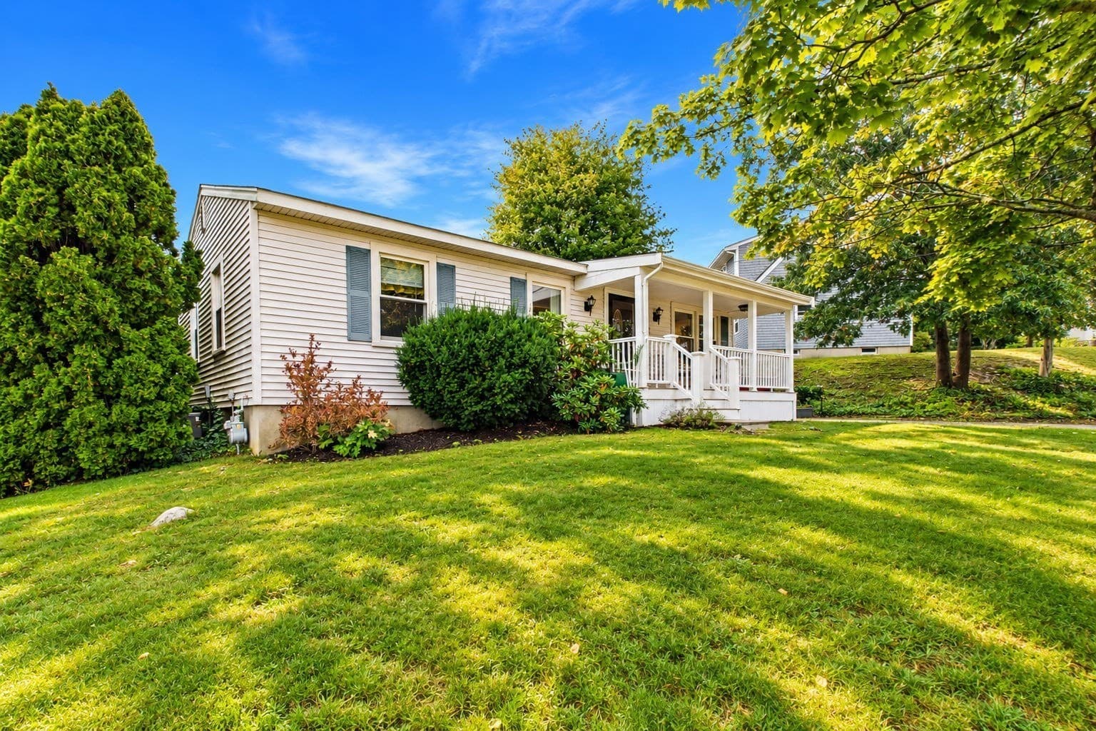 Single Family Residence at 11 Irene St, New Bedford MA 02745, New Bedford, photo 2 of 29