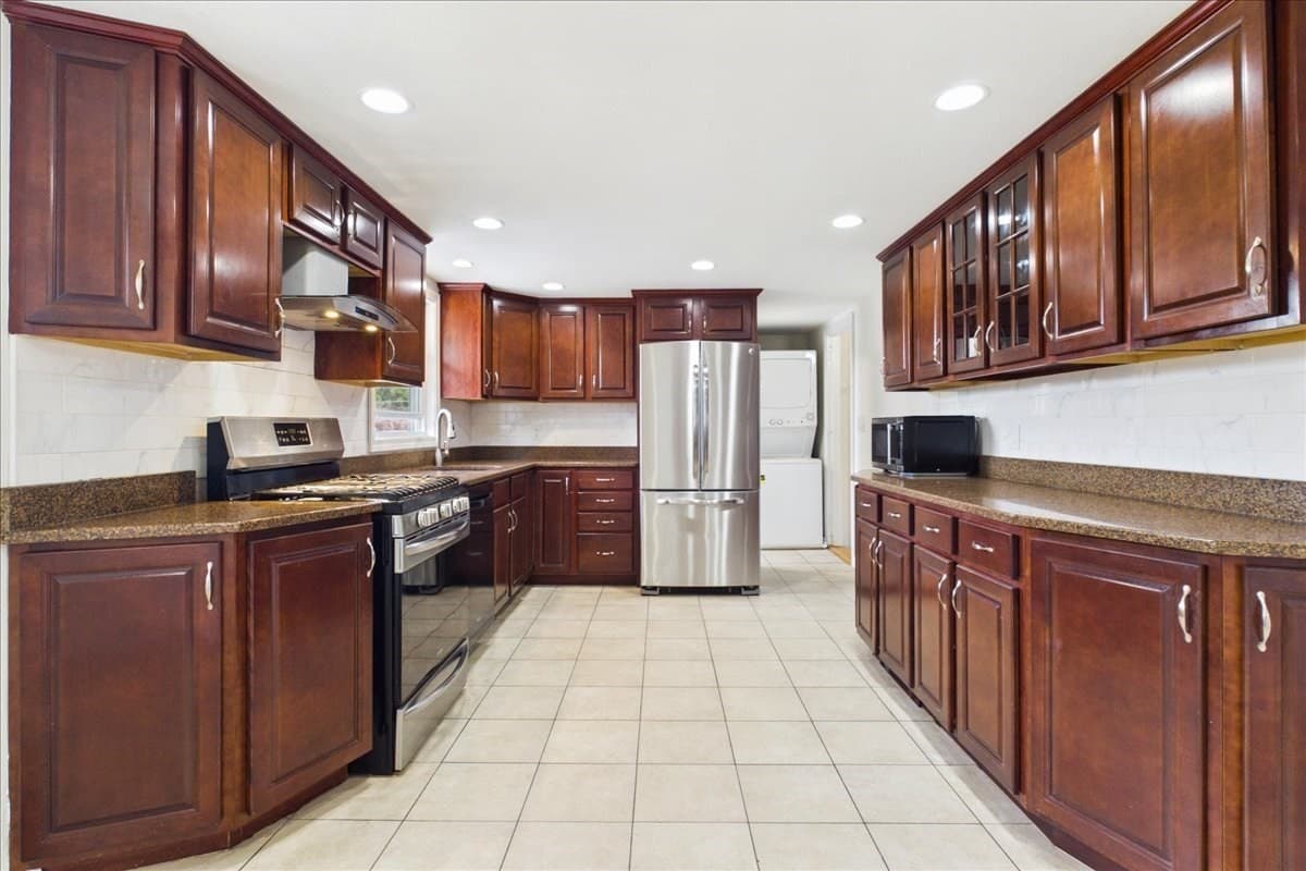 Single Family Residence at 42 Hazelmoor Rd, Yarmouth MA 02664, Yarmouth, photo 5 of 42