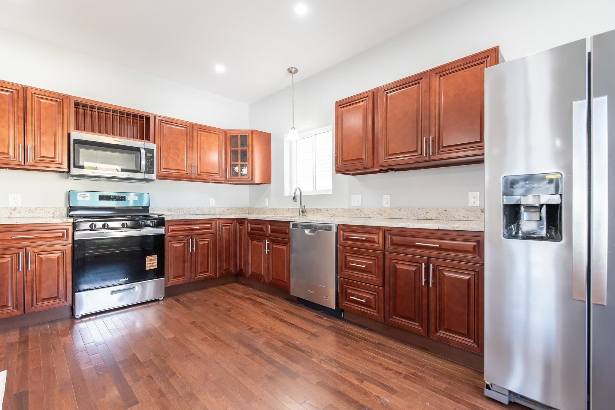 Condominium at 184 Avenue C # 1, Woonsocket RI 02895, Woonsocket, photo 4 of 20