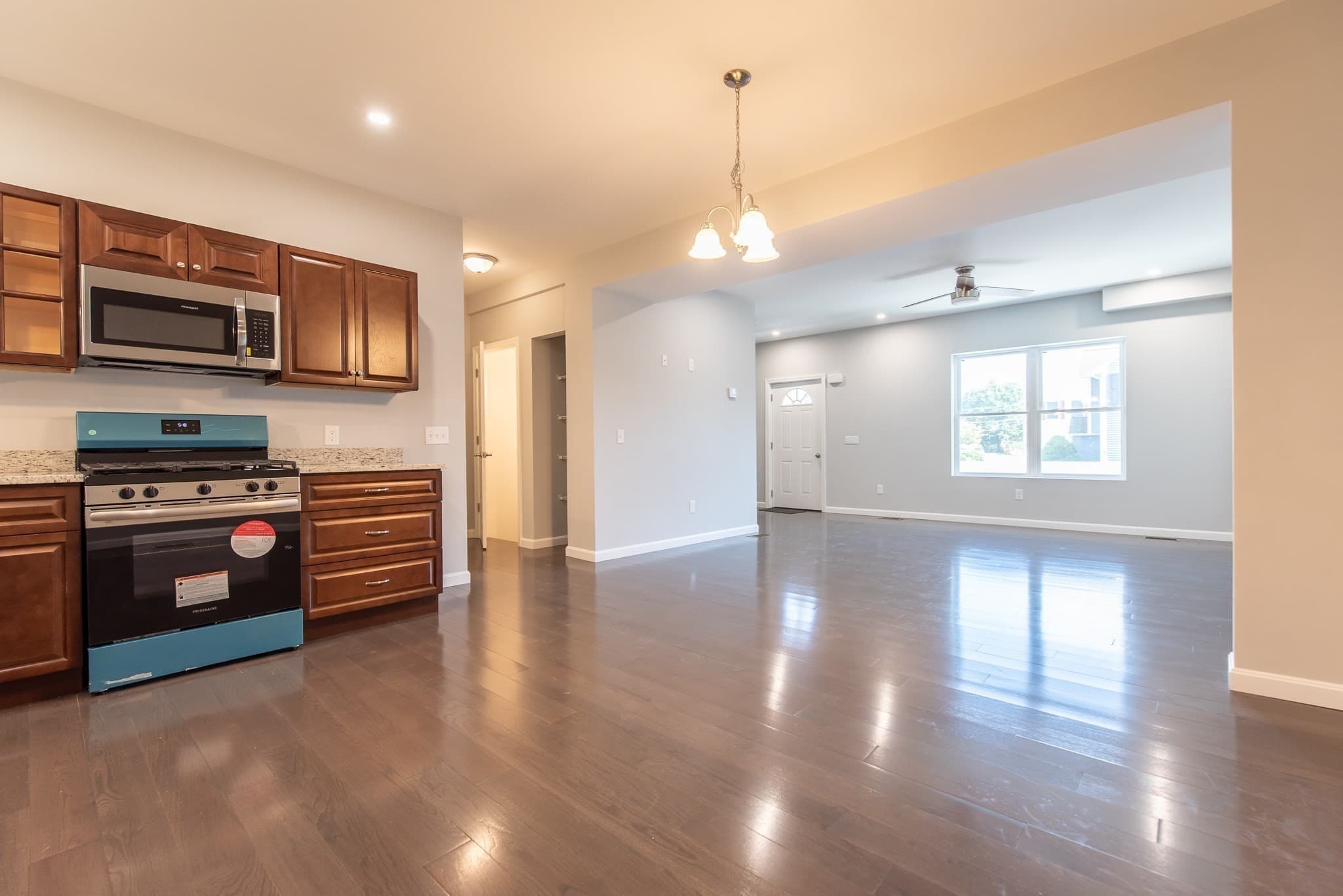 Condominium at 184 Avenue C # 2, Woonsocket RI 02895, Woonsocket, photo 6 of 19