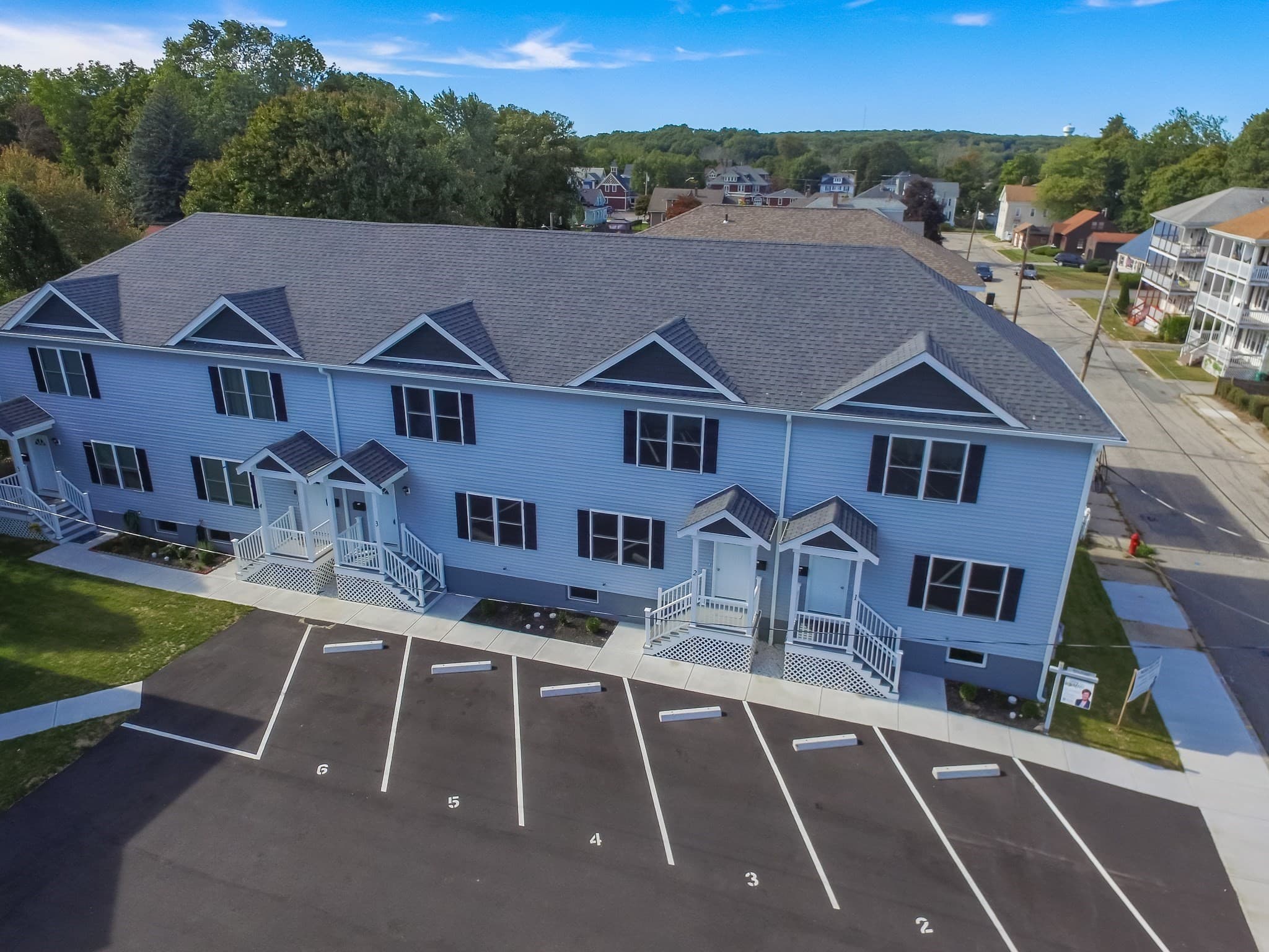 Condominium at 184 Avenue C # 2, Woonsocket RI 02895, Woonsocket, photo 3 of 19