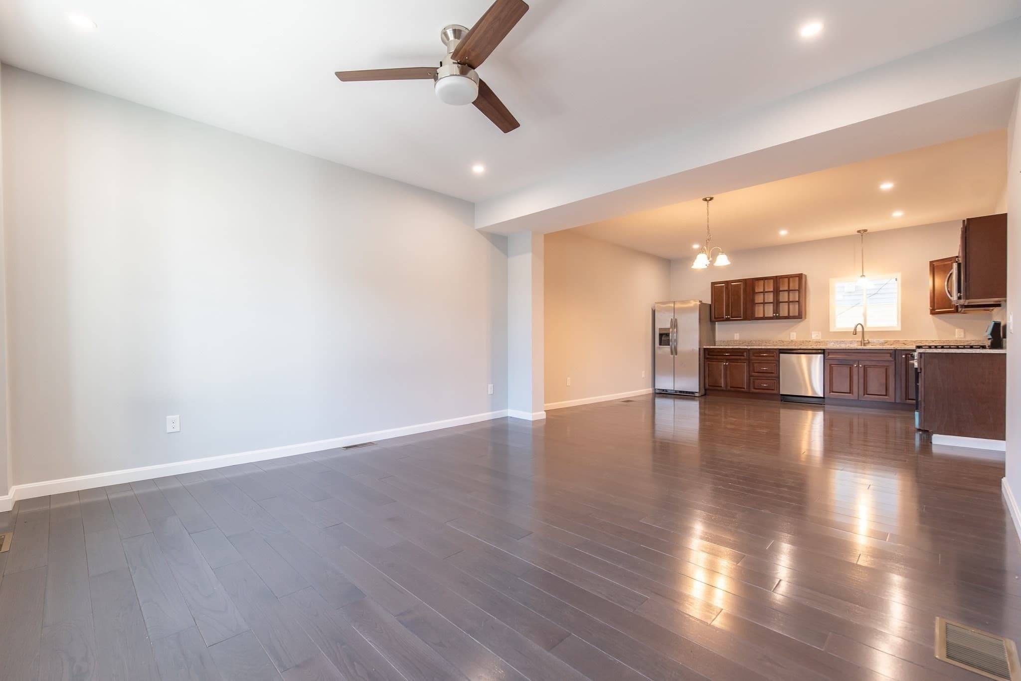 Condominium at 184 Avenue C # 2, Woonsocket RI 02895, Woonsocket, photo 4 of 19