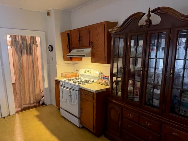 Single Family Residence at 347 Western Ave, Lynn MA 01904, Lynn, photo 4 of 11