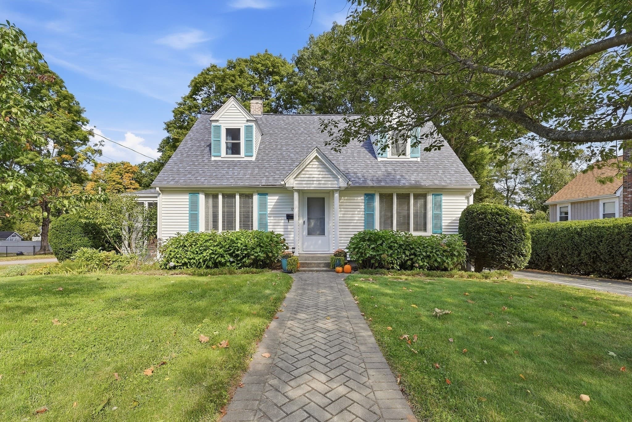 Single Family Residence at 17 Smith St., Uxbridge MA 01569, Uxbridge, photo 2 of 42