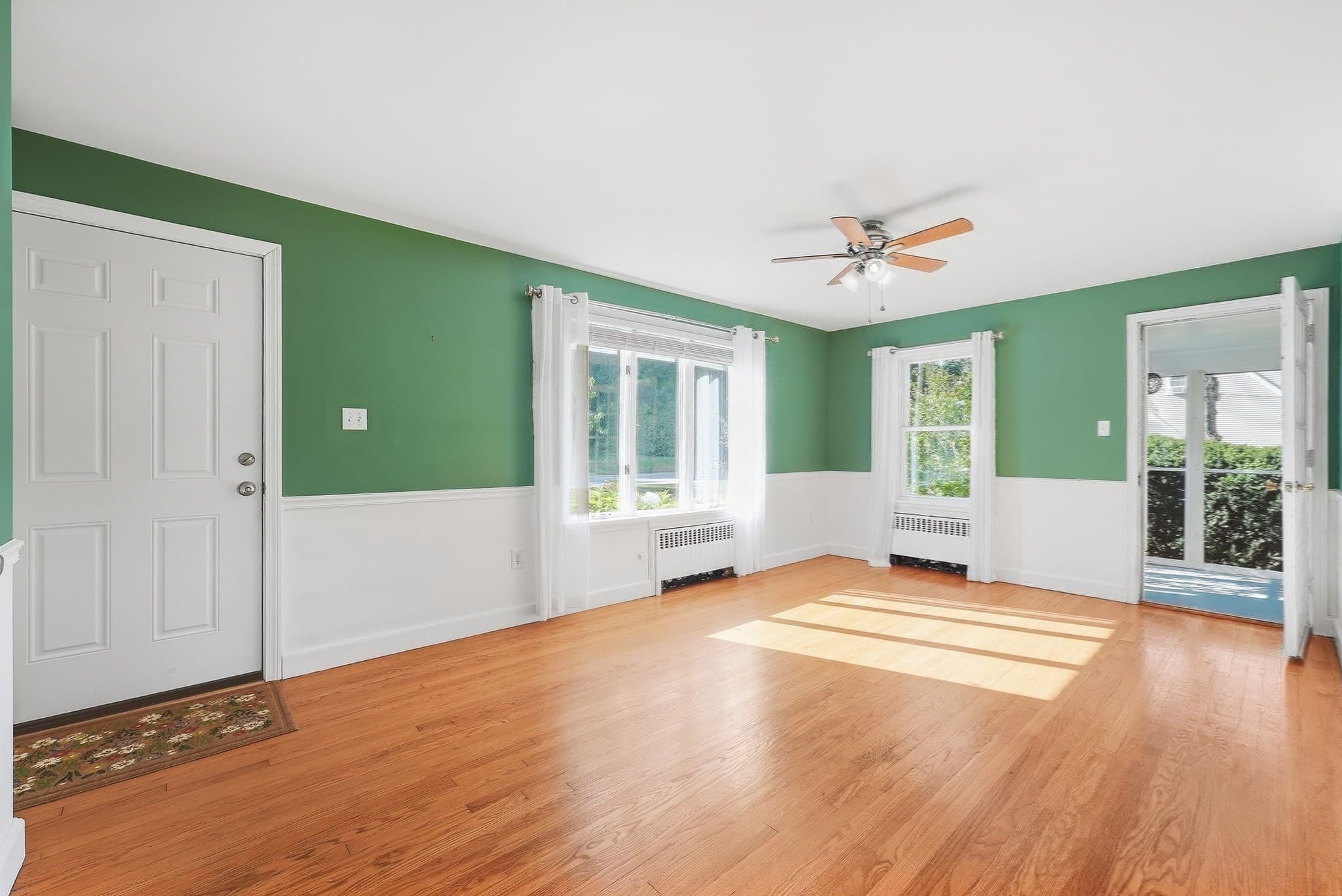 Single Family Residence at 17 Smith St., Uxbridge MA 01569, Uxbridge, photo 5 of 42