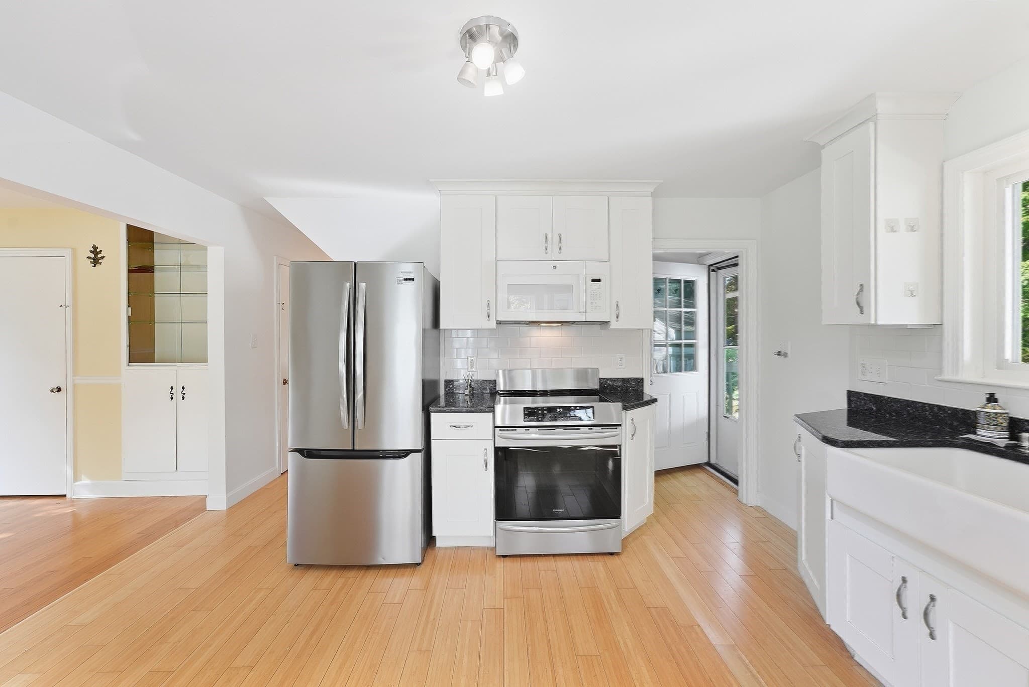 Single Family Residence at 17 Smith St., Uxbridge MA 01569, Uxbridge, photo 10 of 42