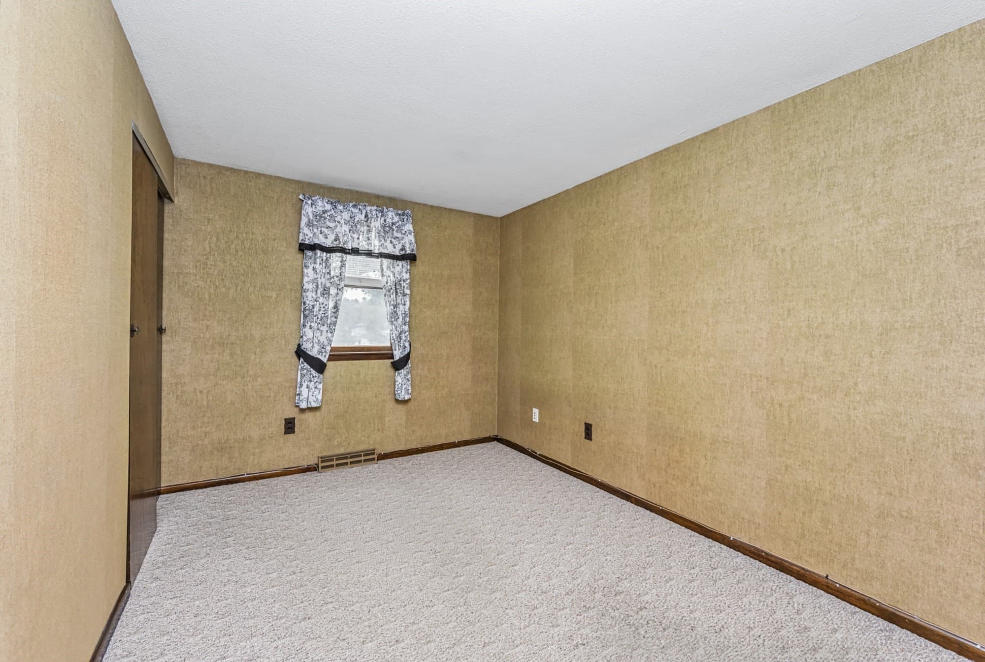 Single Family Residence at 33 Nolte Road, Billerica MA 01821, Billerica, photo 17 of 42