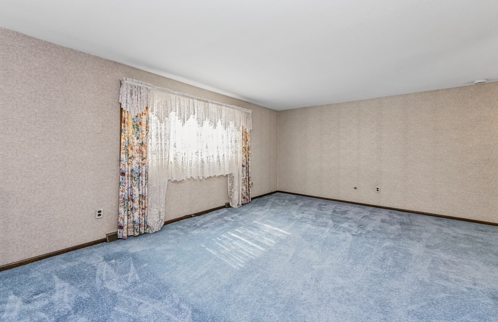 Single Family Residence at 33 Nolte Road, Billerica MA 01821, Billerica, photo 4 of 42