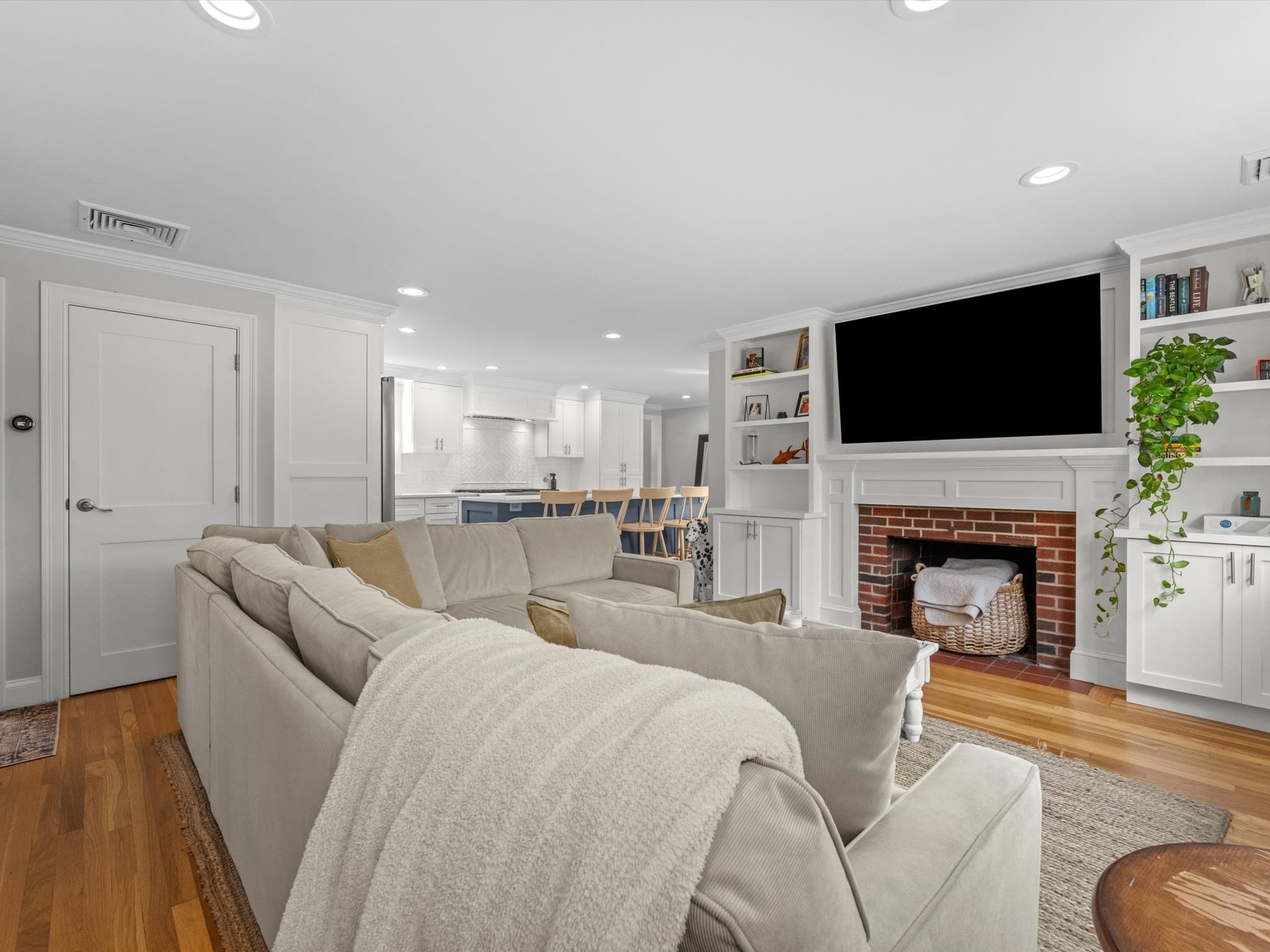 Single Family Residence at 29 Prospect St, Ashland MA 01721, Ashland, photo 4 of 41
