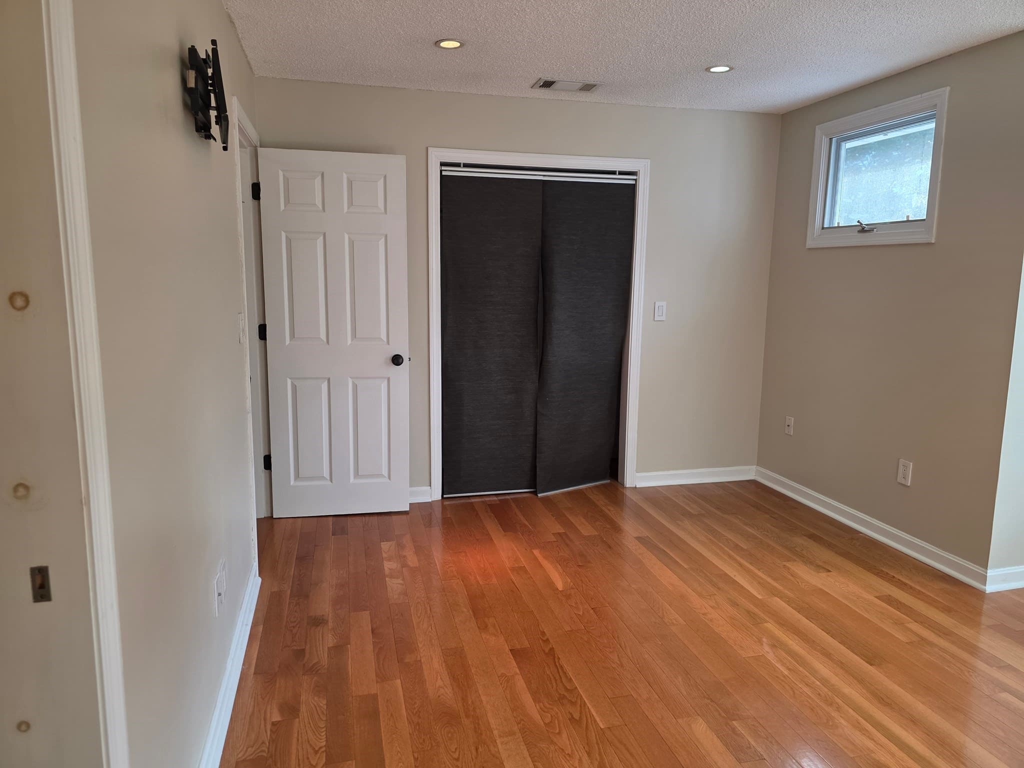 Condominium at 8 Bucky Dr # 8, Bellingham MA 02019, Bellingham, photo 20 of 39