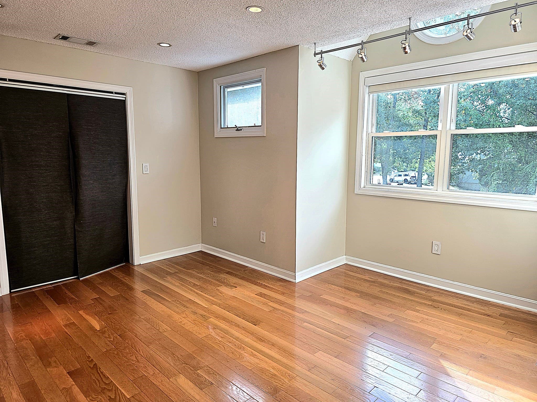 Condominium at 8 Bucky Dr # 8, Bellingham MA 02019, Bellingham, photo 19 of 39