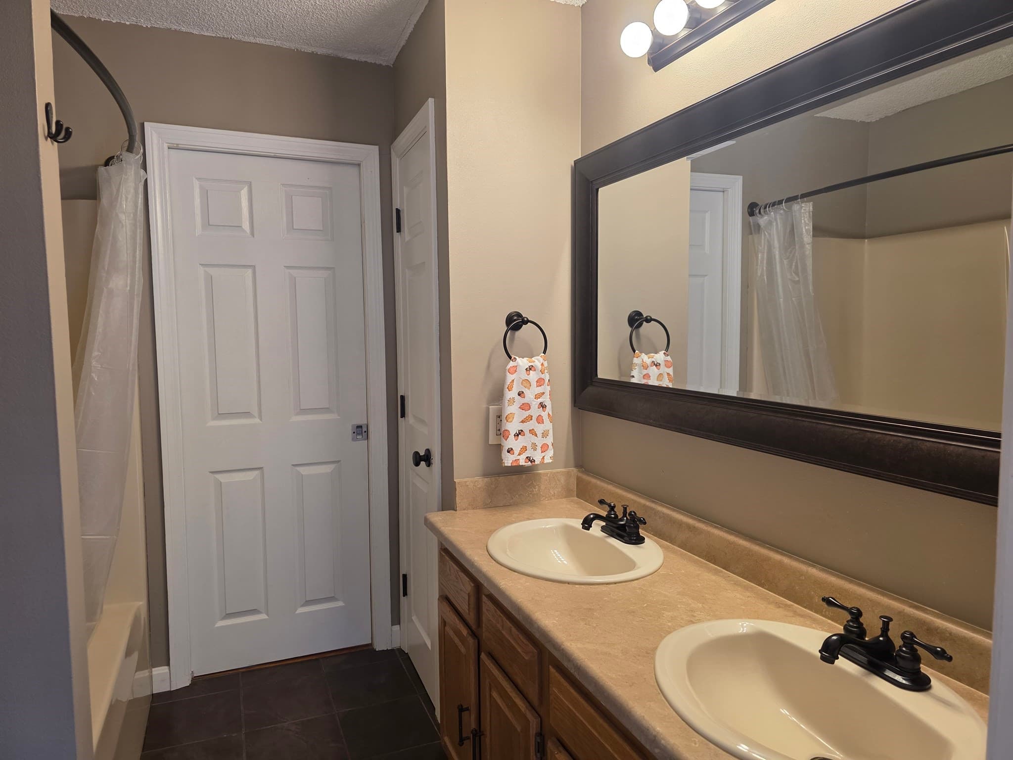 Condominium at 8 Bucky Dr # 8, Bellingham MA 02019, Bellingham, photo 31 of 39