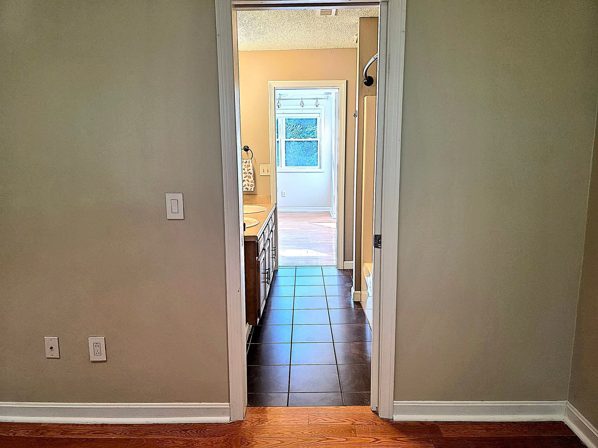 Condominium at 8 Bucky Dr # 8, Bellingham MA 02019, Bellingham, photo 29 of 39