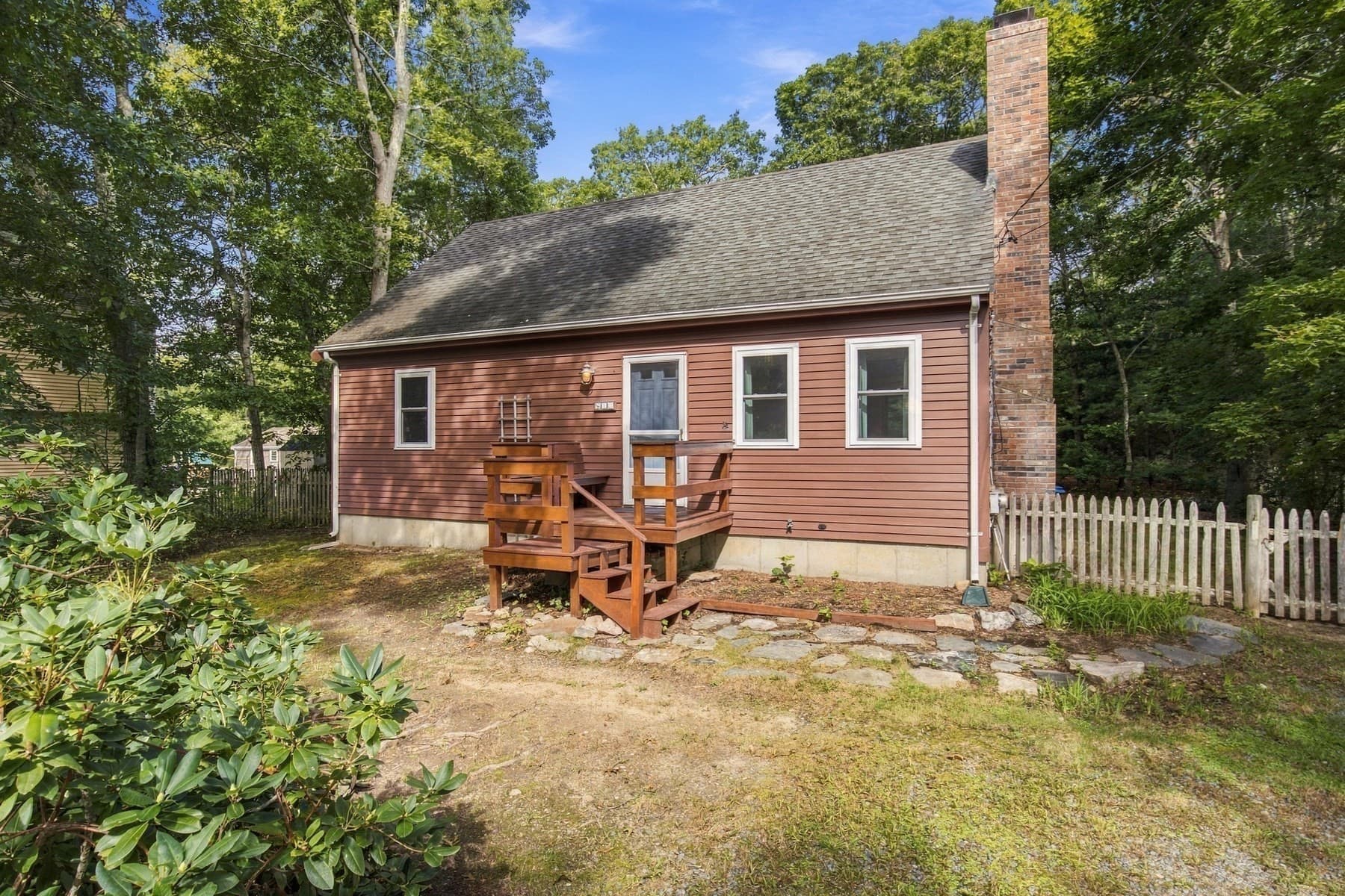 35 Pinecrest Beach Dr, Falmouth MA 02536