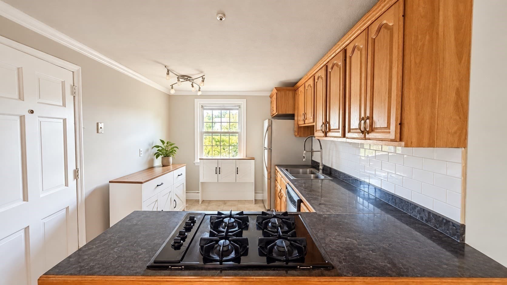 Condominium at 160 Tyngsboro Rd # 19C, Chelmsford MA 01863, Chelmsford, photo 2 of 10