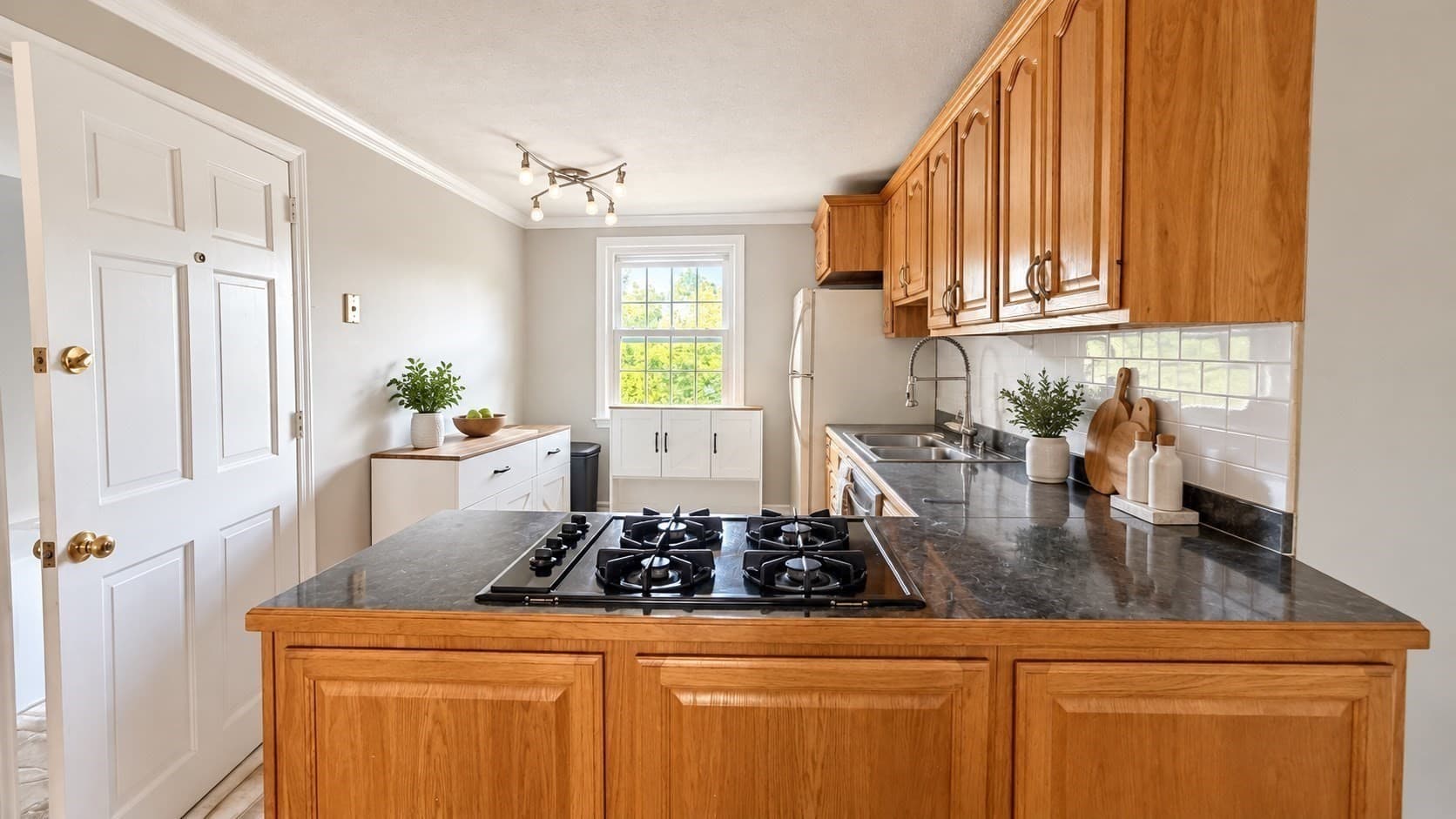 Condominium at 160 Tyngsboro Rd # 19C, Chelmsford MA 01863, Chelmsford, photo 3 of 10