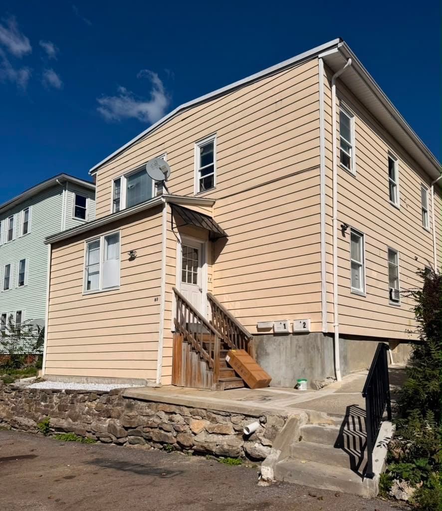 69 Fox St, Worcester MA 01604