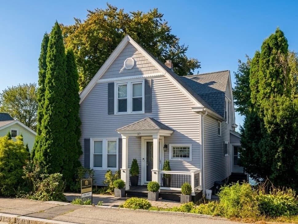 Single Family Residence at 37 Proctor St, Worcester MA 01606, Worcester, photo 2 of 18