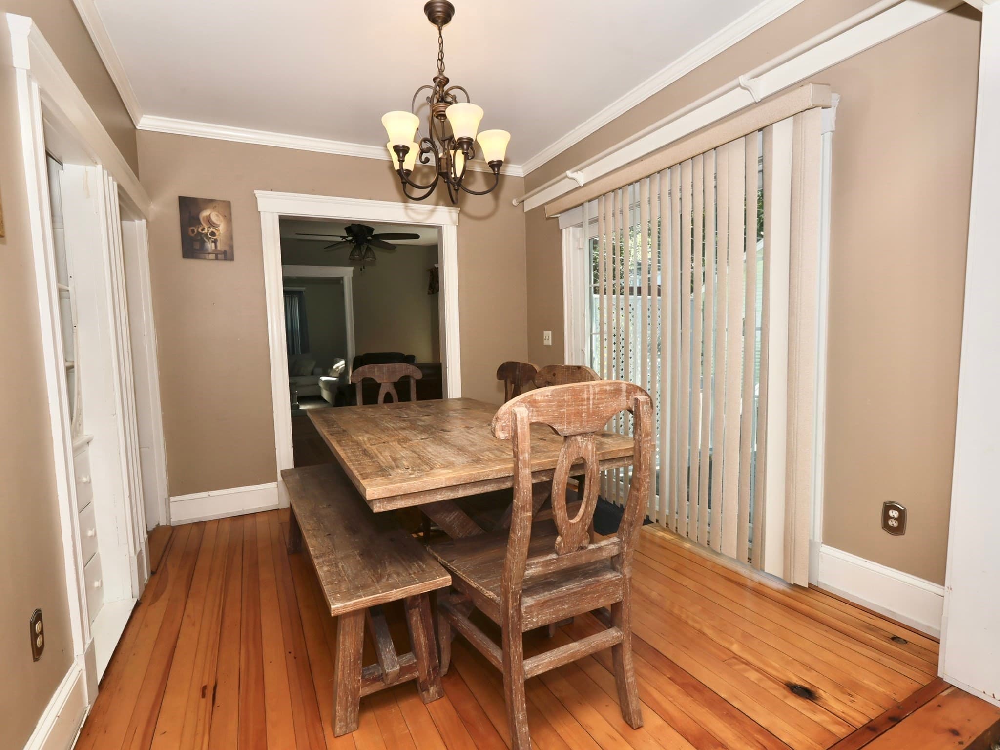 Single Family Residence at 37 Proctor St, Worcester MA 01606, Worcester, photo 7 of 18