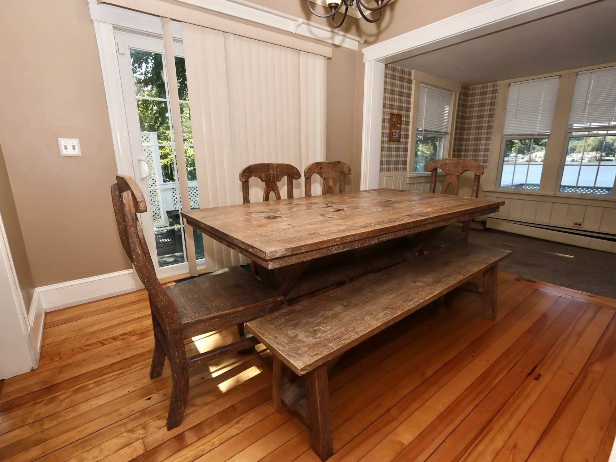 Single Family Residence at 37 Proctor St, Worcester MA 01606, Worcester, photo 8 of 18
