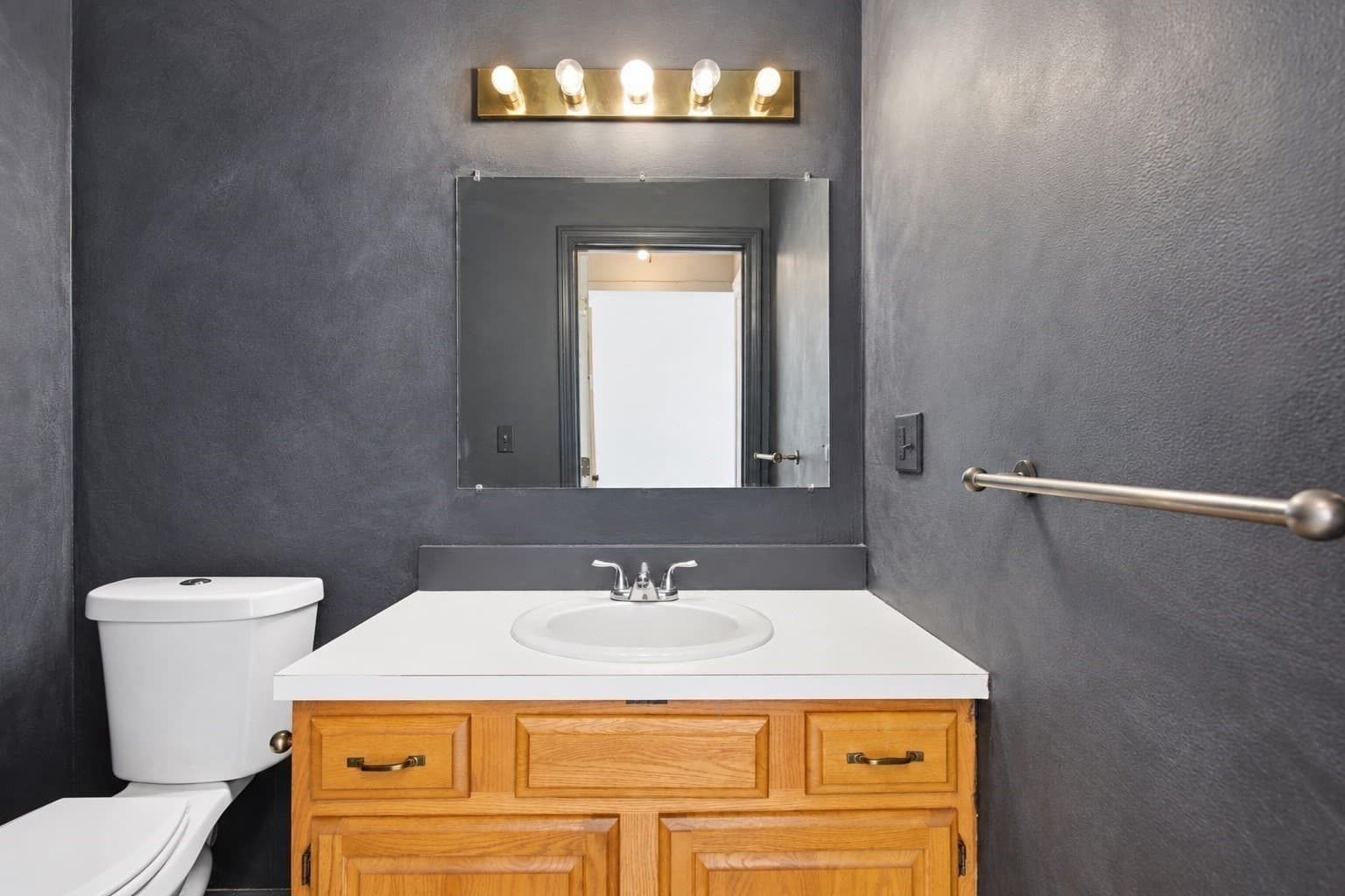 Condominium at 210 Centre St # 14, Quincy MA 02169, Quincy, photo 11 of 39