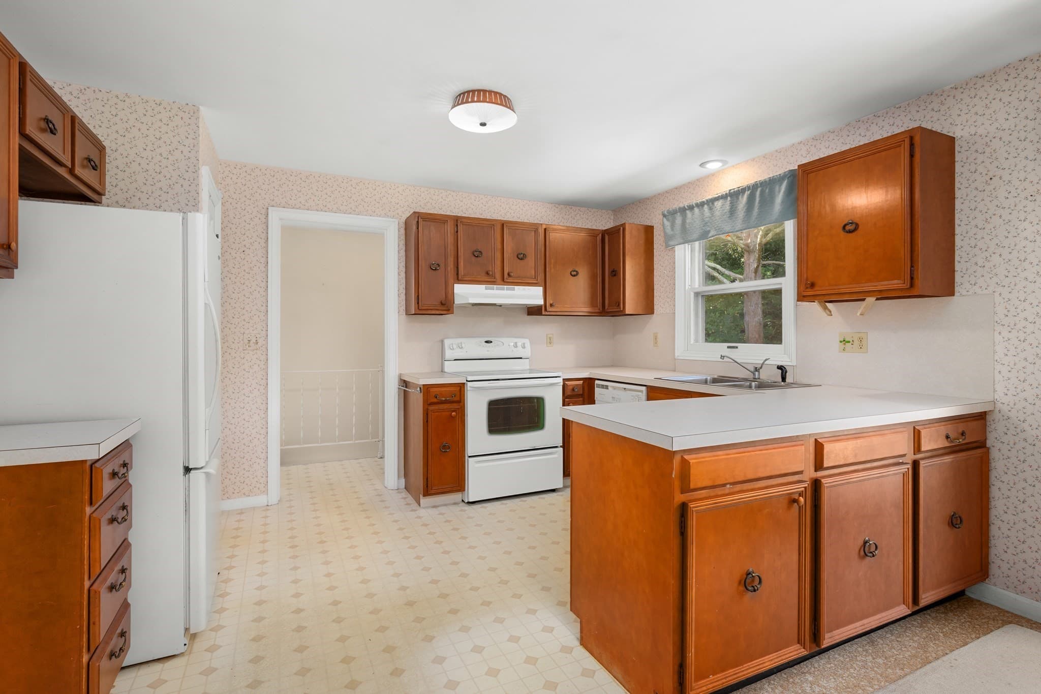 Single Family Residence at 800 Riverview Dr, Chatham MA 02633, Chatham, photo 14 of 40