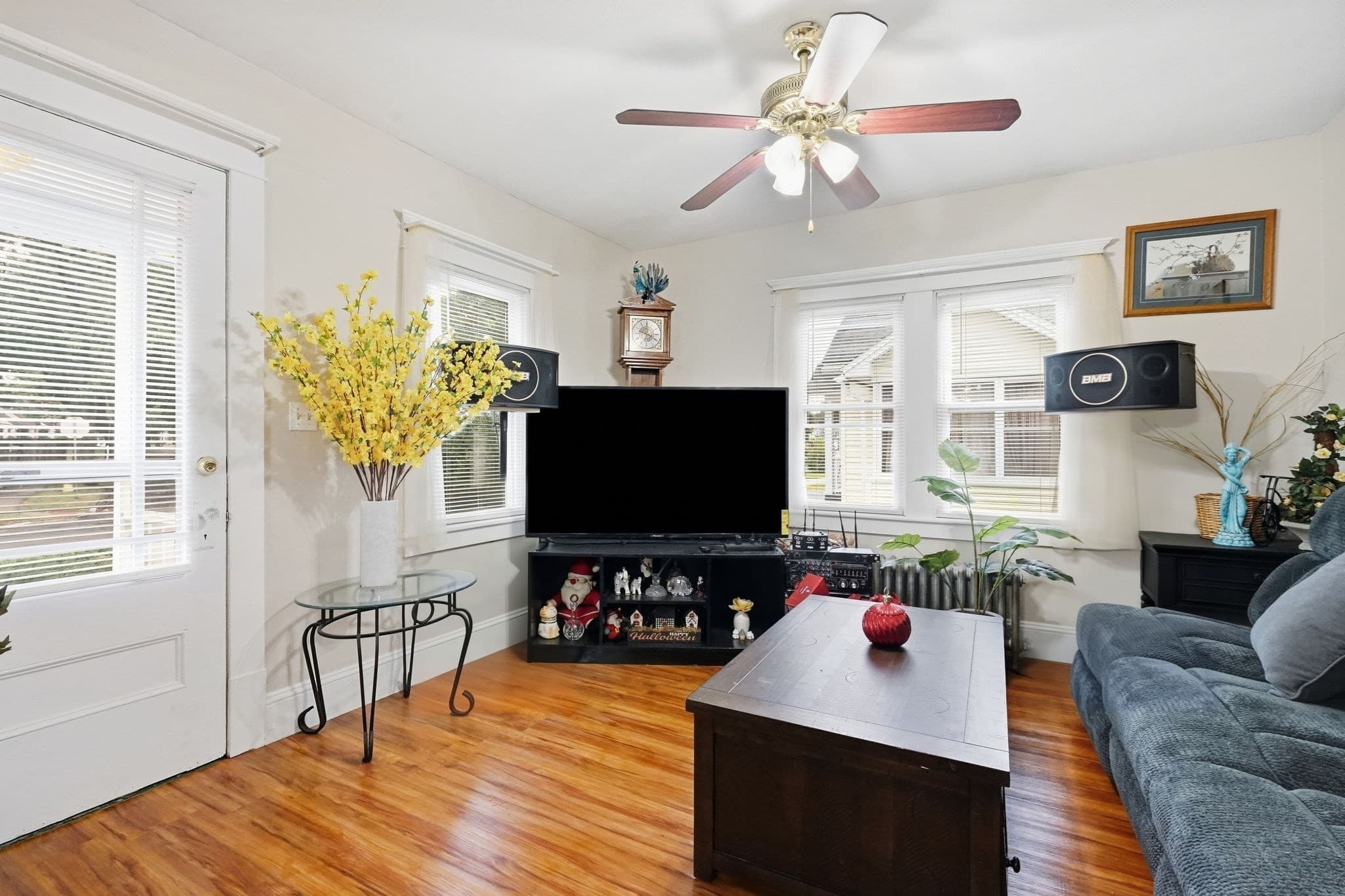 Single Family Residence at 1774 Carew St, Springfield MA 01104, Springfield, photo 6 of 38