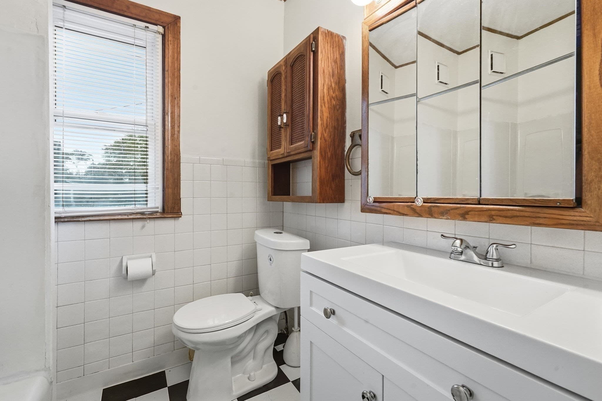 Single Family Residence at 1774 Carew St, Springfield MA 01104, Springfield, photo 18 of 38