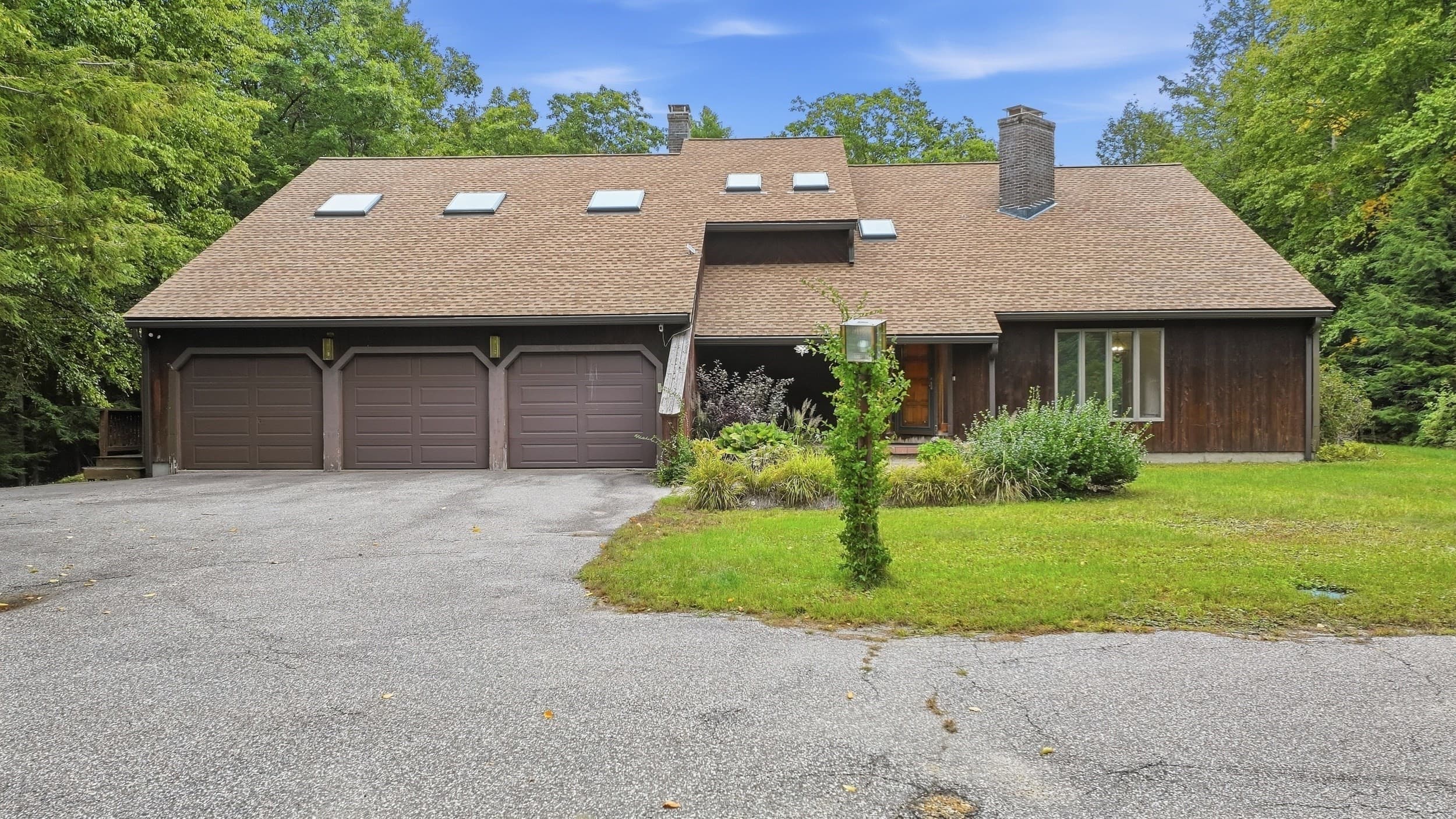 Single Family Residence at 6 Nestlewood Ln, Hubbardston MA 01452, Hubbardston, photo 2 of 42
