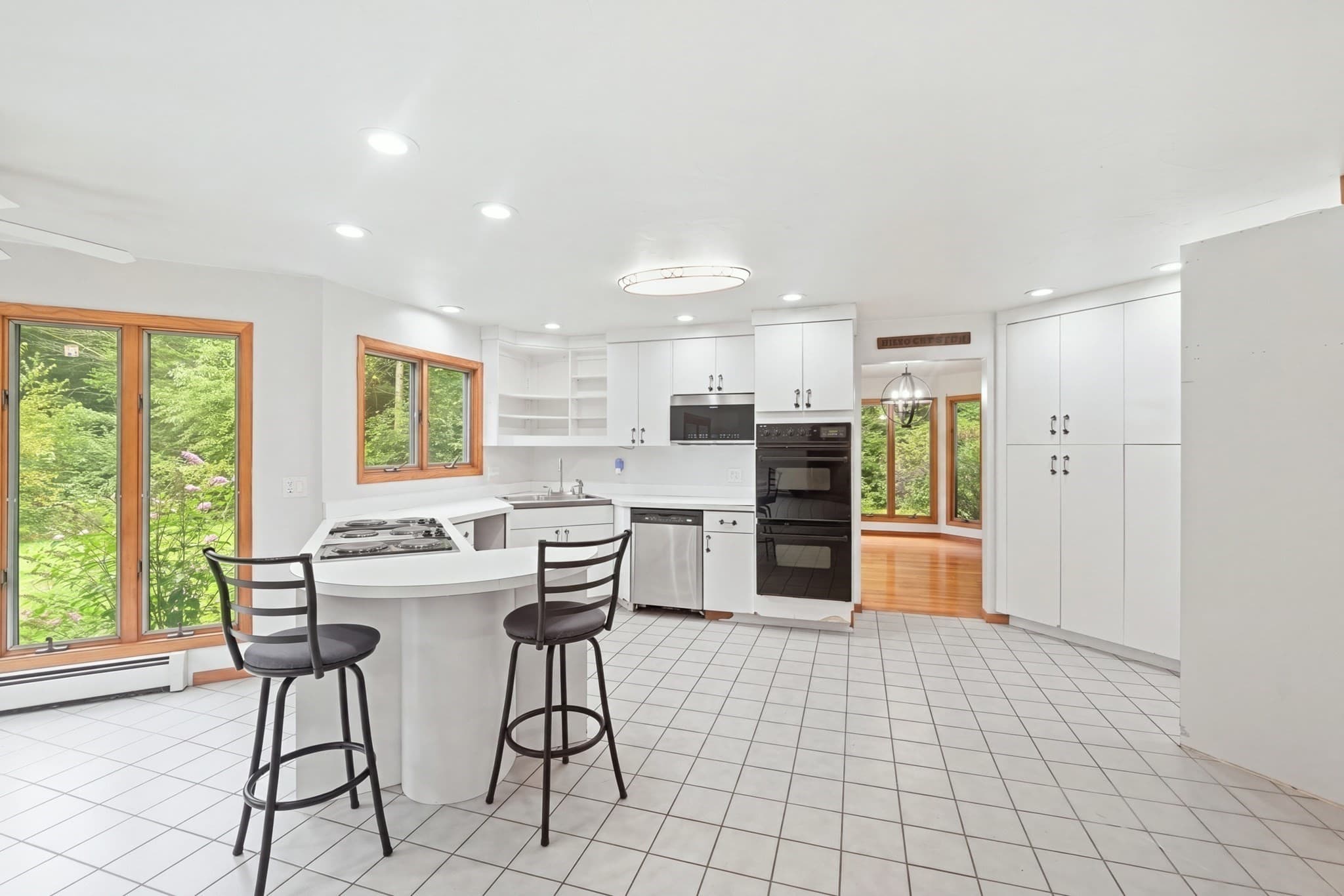 Single Family Residence at 6 Nestlewood Ln, Hubbardston MA 01452, Hubbardston, photo 10 of 42
