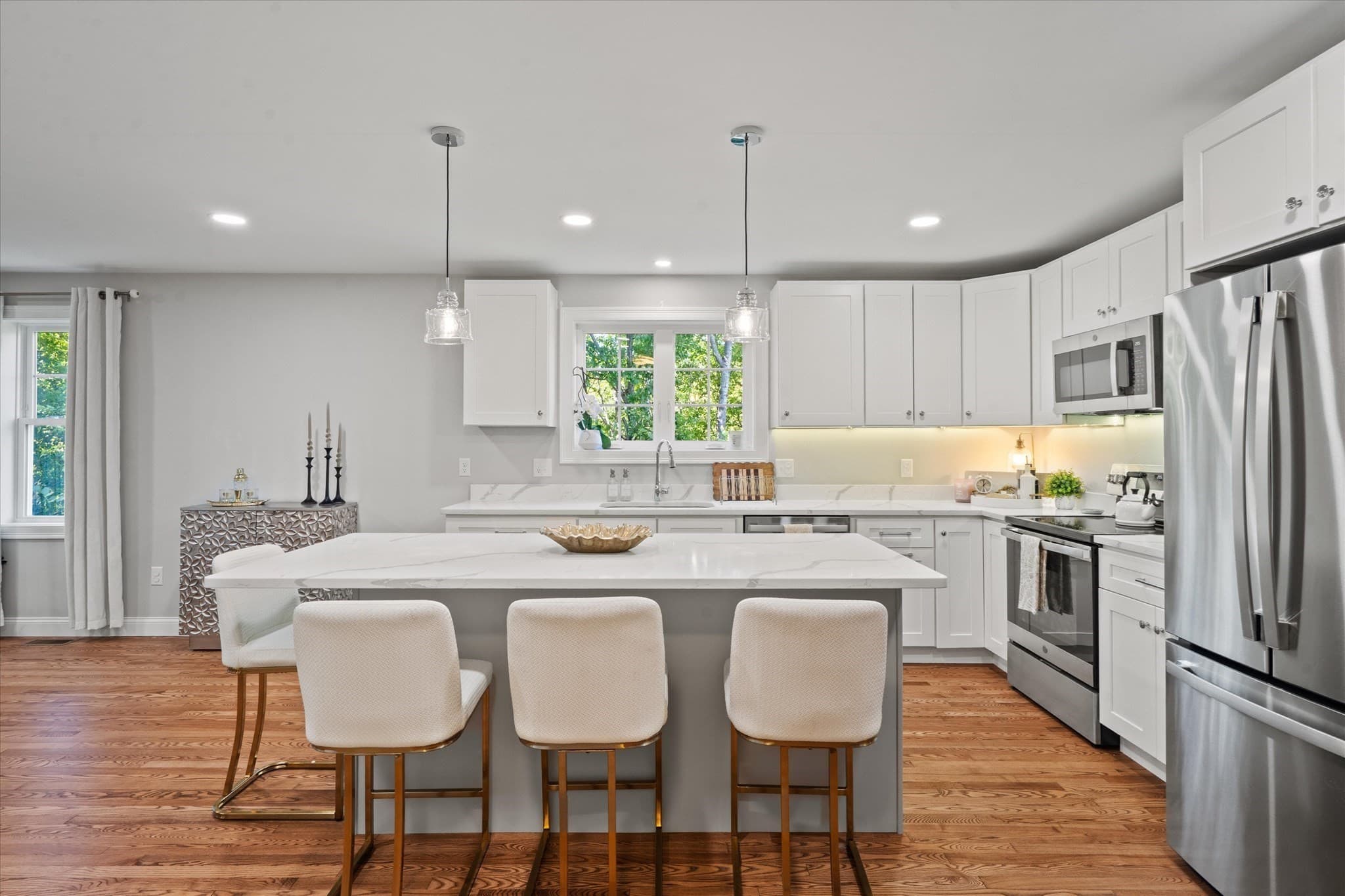 Single Family Residence at 66 Castine St, Worcester MA 01606, Worcester, photo 6 of 32