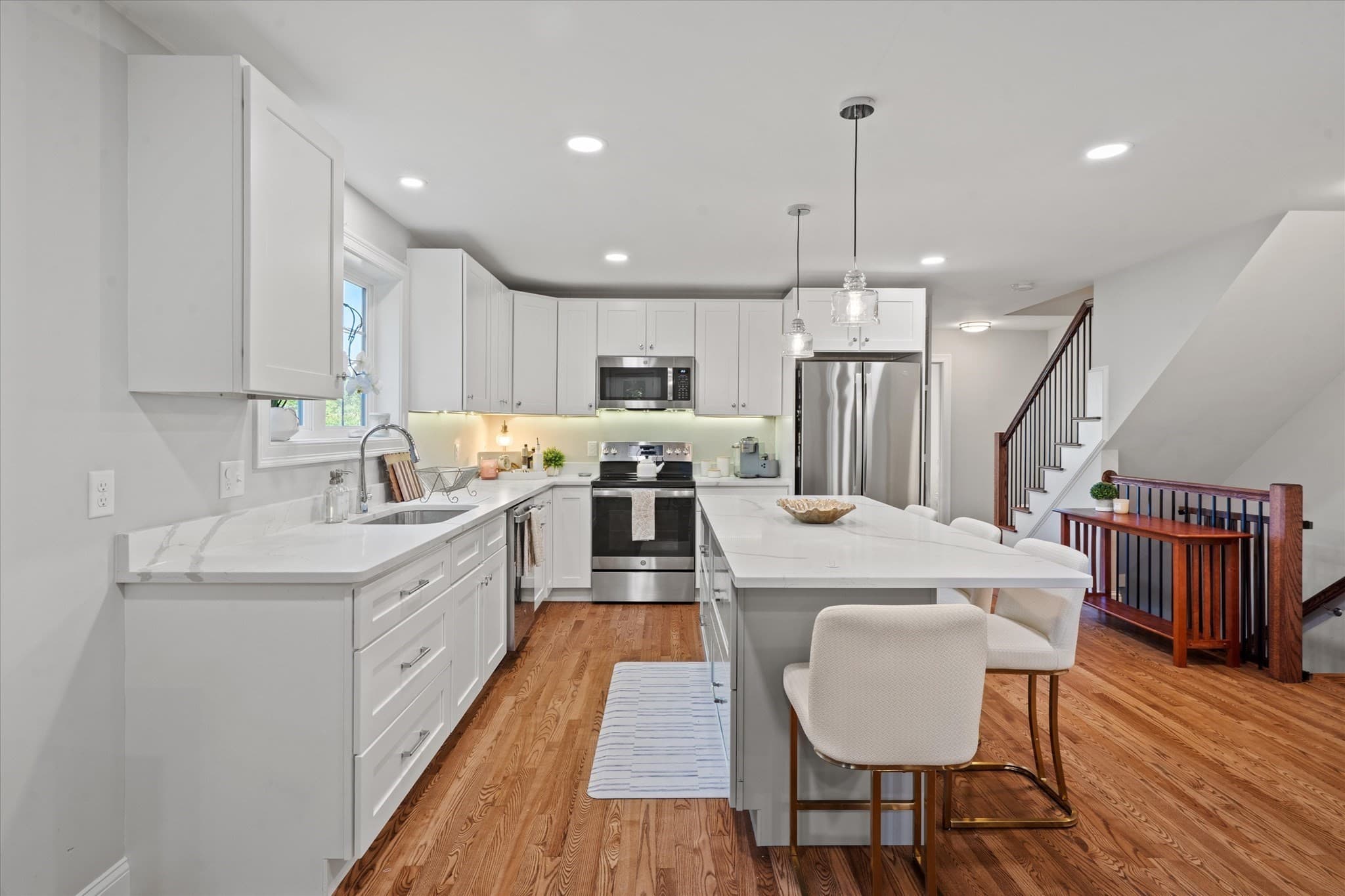Single Family Residence at 66 Castine St, Worcester MA 01606, Worcester, photo 5 of 32