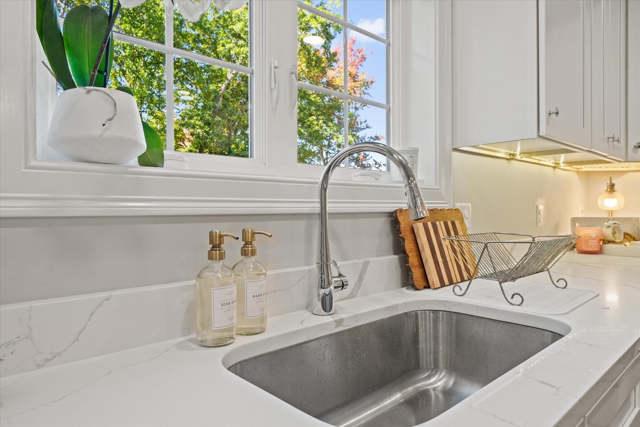 Single Family Residence at 66 Castine St, Worcester MA 01606, Worcester, photo 4 of 32