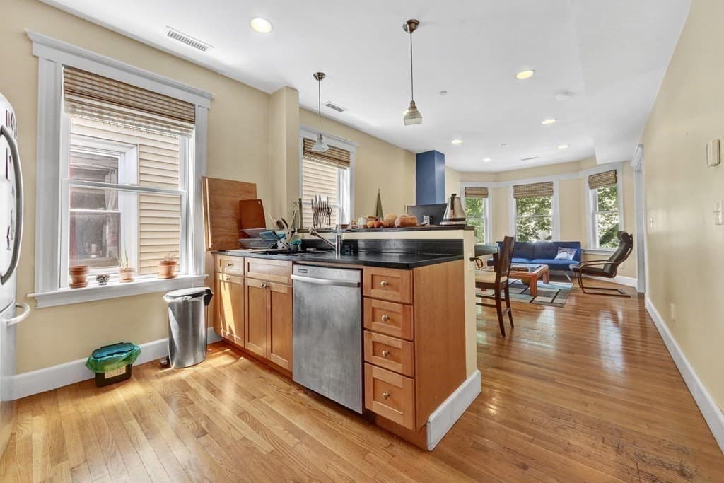 Condominium at 292 Western Ave # 1, Cambridge MA 02139, Cambridge, photo 6 of 19