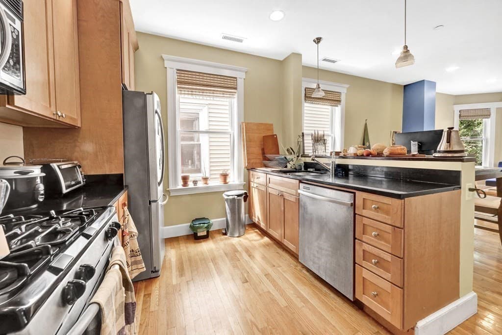 Condominium at 292 Western Ave # 1, Cambridge MA 02139, Cambridge, photo 7 of 19