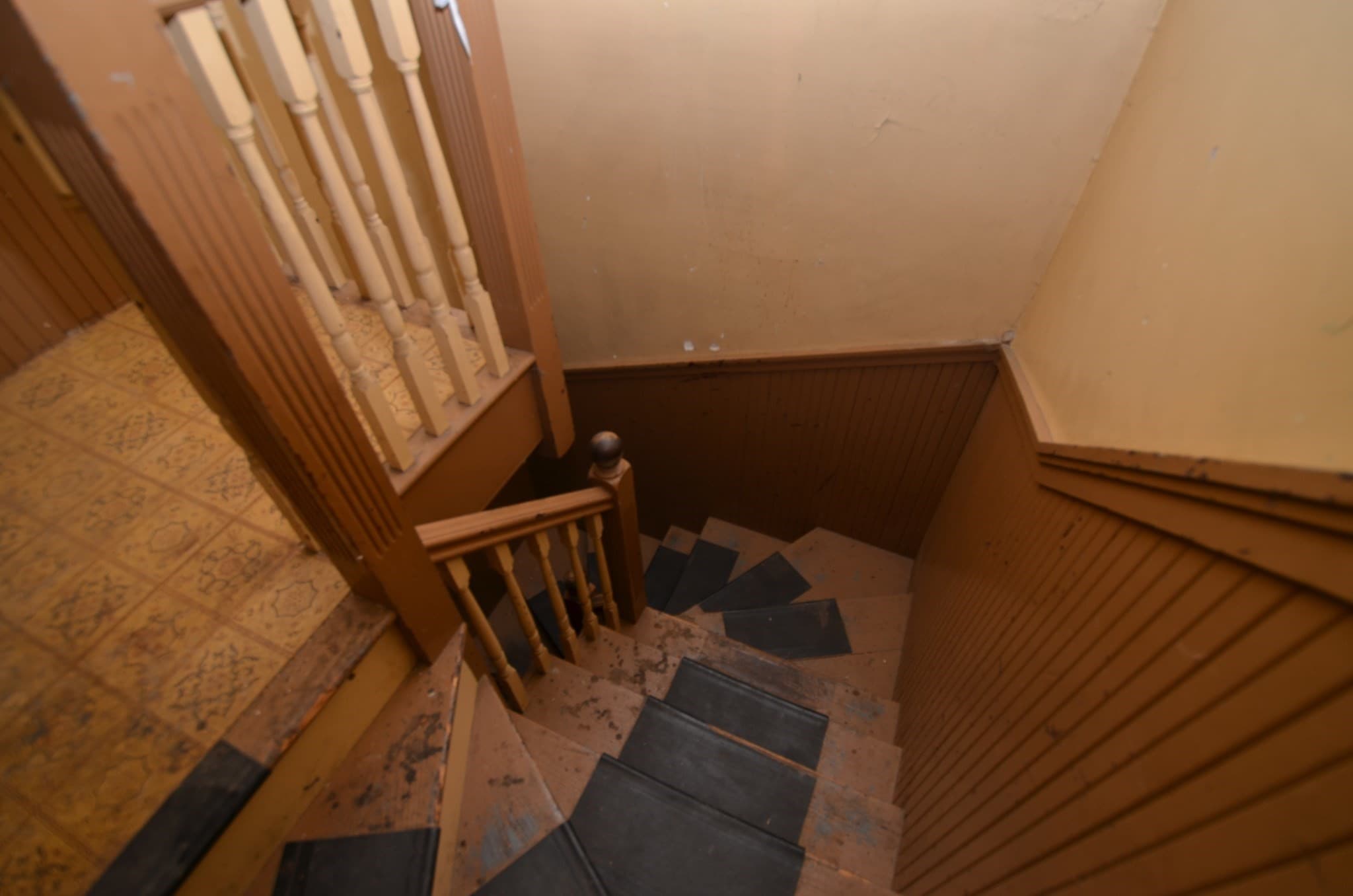 2 Family - 2 Units Up/Down at 33 Parrott St, Lynn MA 01902, Lynn, photo 26 of 36