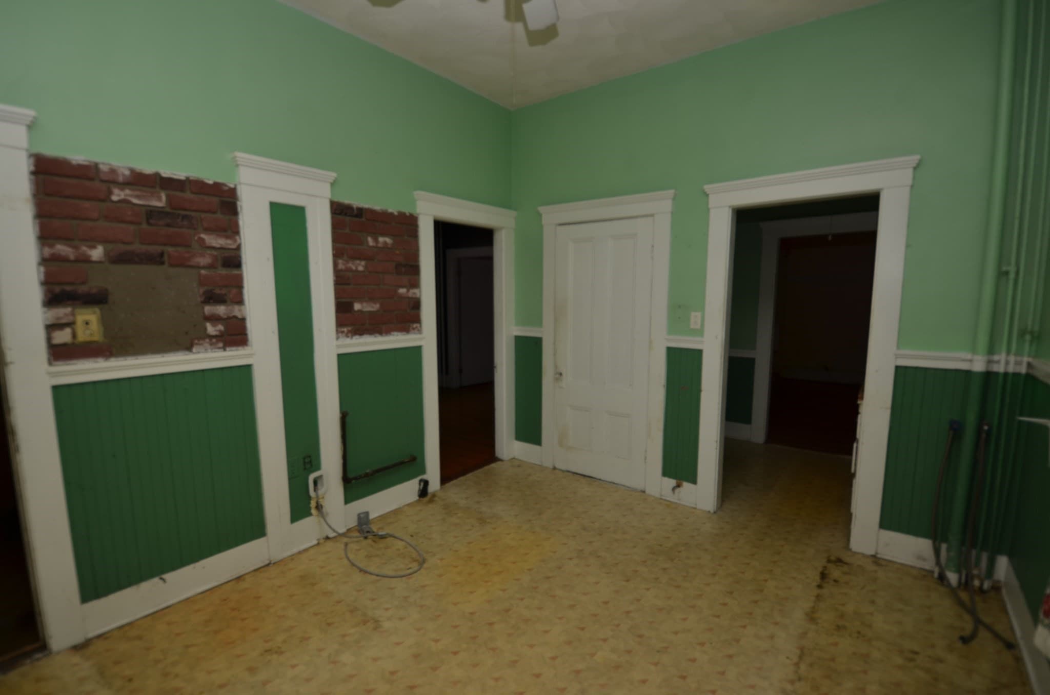 2 Family - 2 Units Up/Down at 33 Parrott St, Lynn MA 01902, Lynn, photo 7 of 36